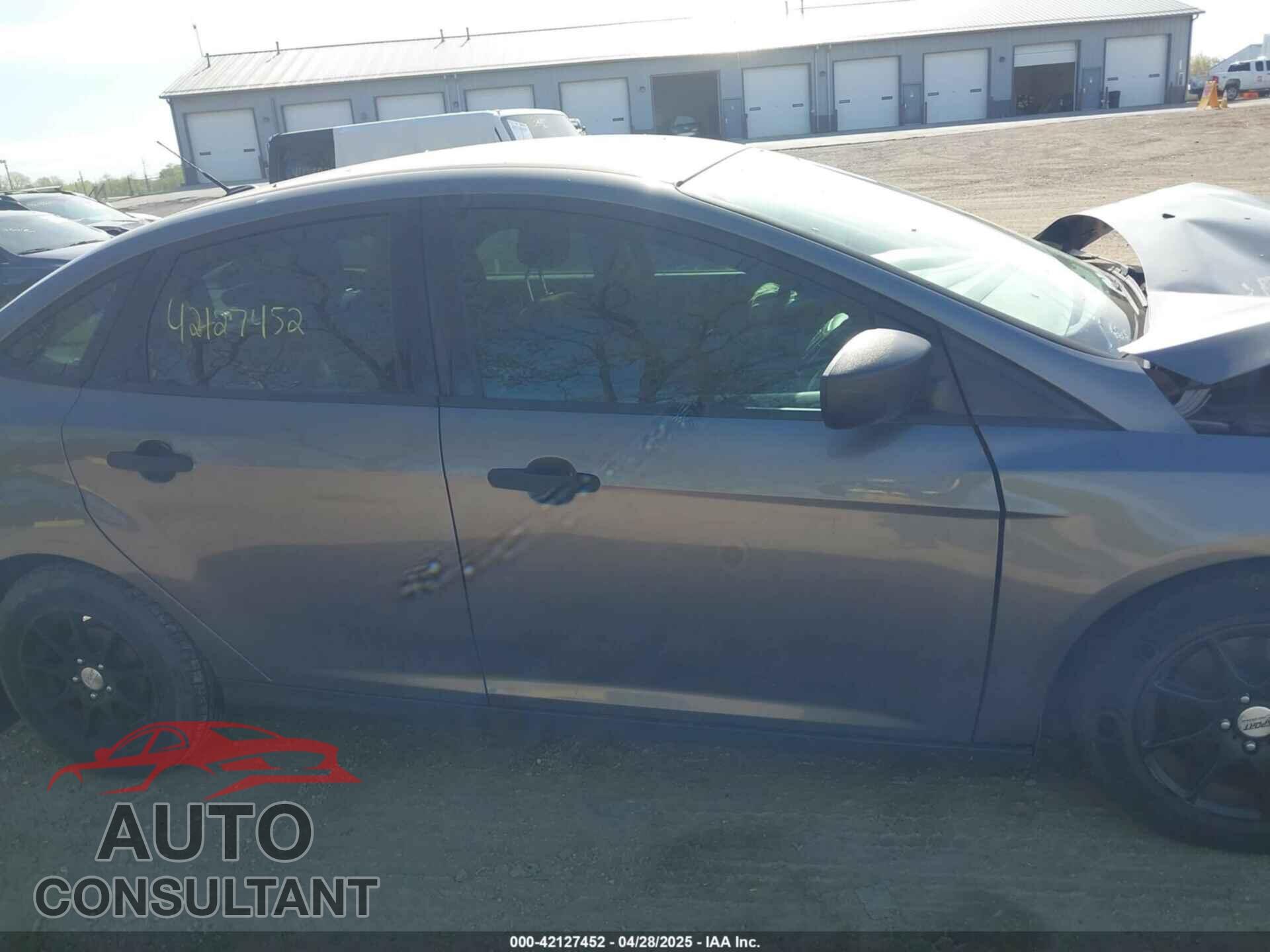 FORD FOCUS 2014 - 1FADP3E28EL427561