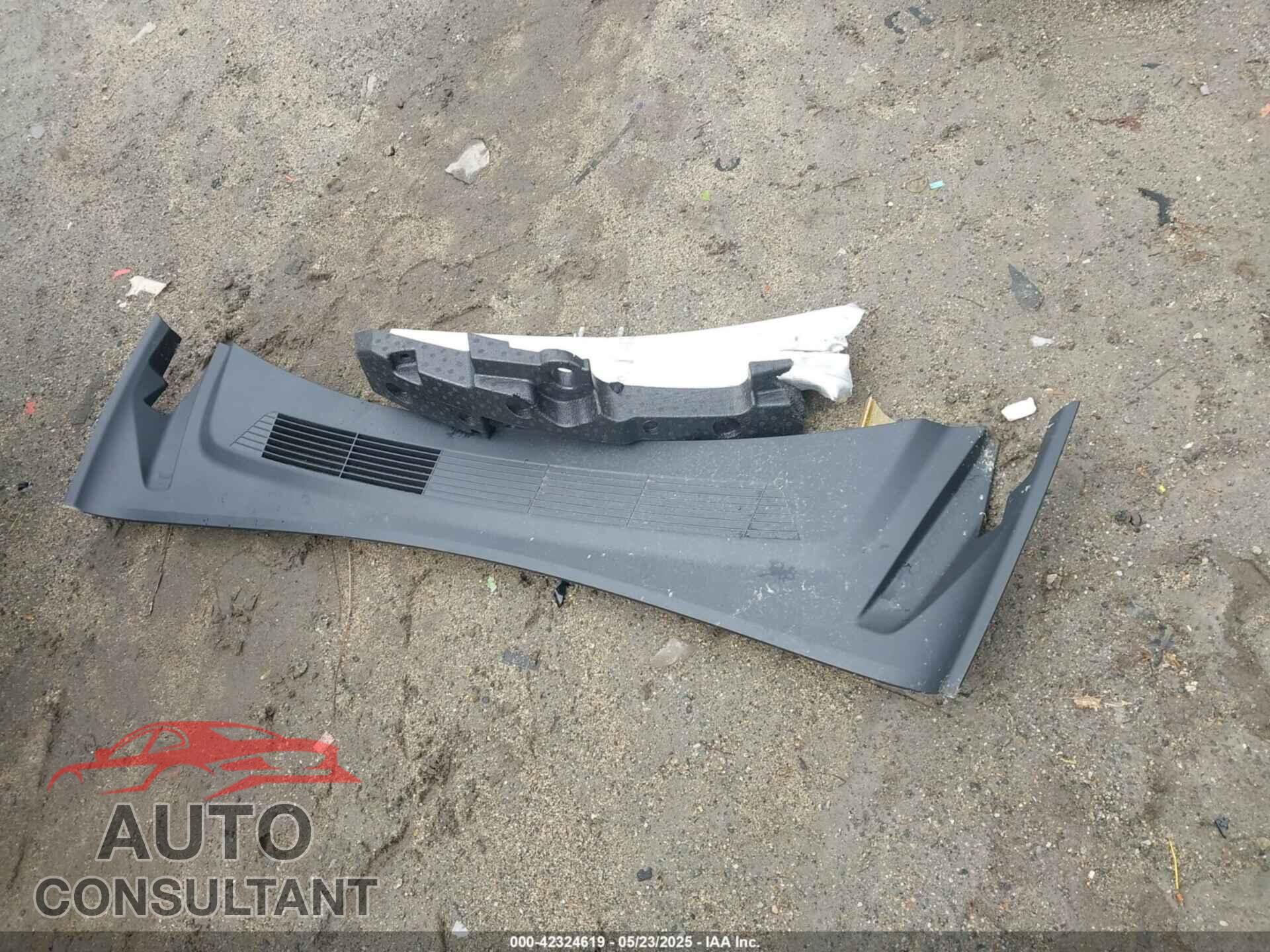 TESLA MODEL 3 2024 - 5YJ3E1EA3RF831013