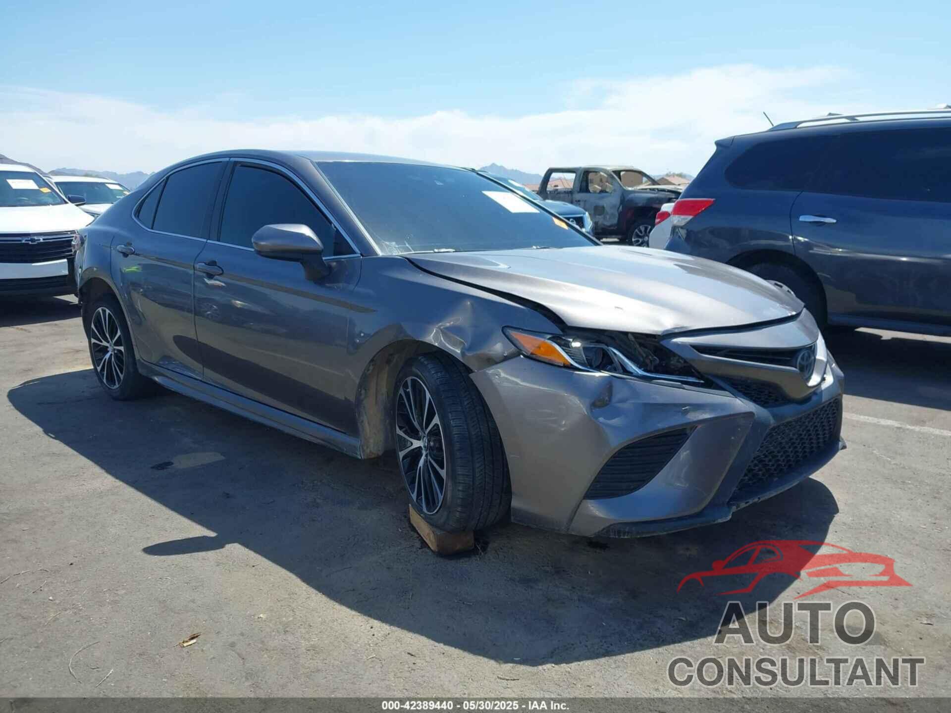 TOYOTA CAMRY 2018 - 4T1B11HK2JU629279