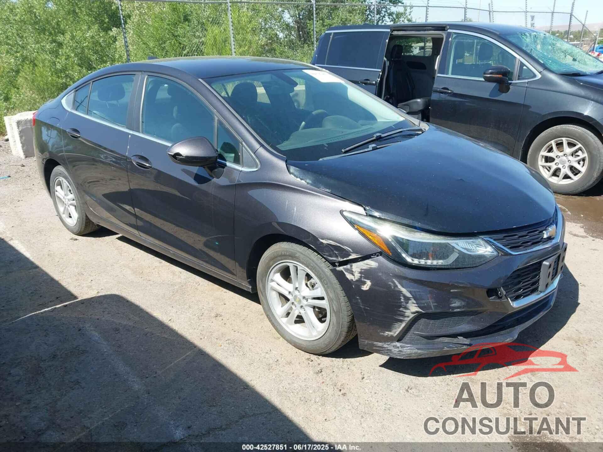 CHEVROLET CRUZE 2017 - 1G1BE5SM1H7189311