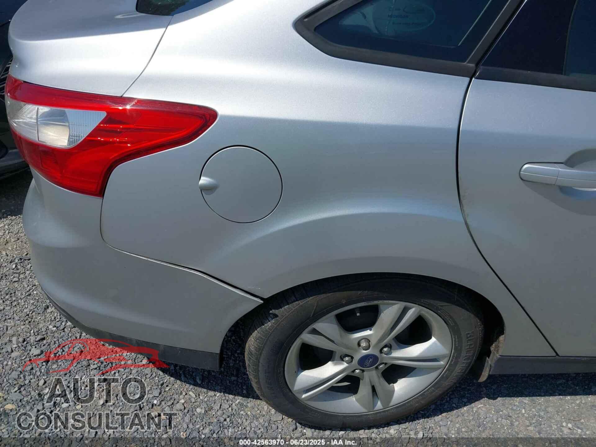 FORD FOCUS 2014 - 1FADP3F28EL409219