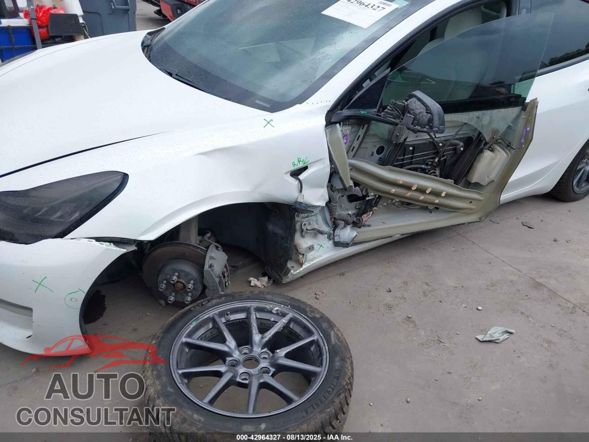 TESLA MODEL 3 2021 - 5YJ3E1EB8MF852828