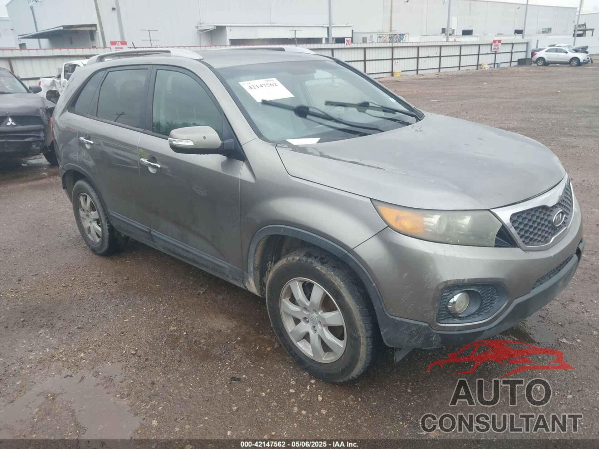 KIA SORENTO 2011 - 5XYKT4A12BG180674