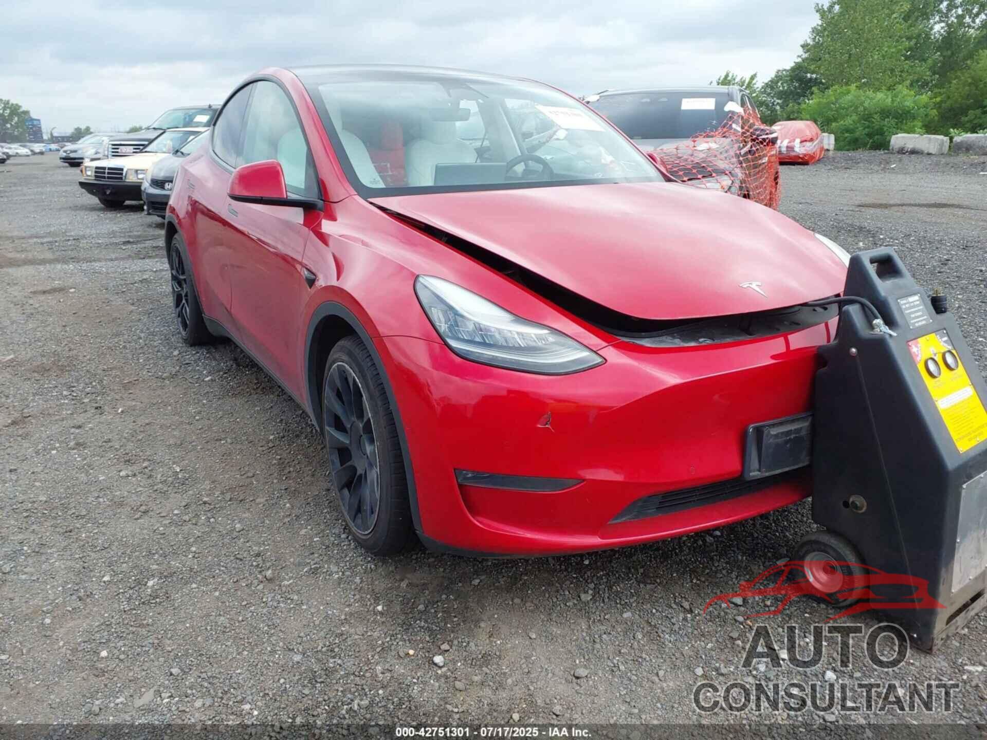 TESLA MODEL Y 2021 - 5YJYGDEEXMF100317