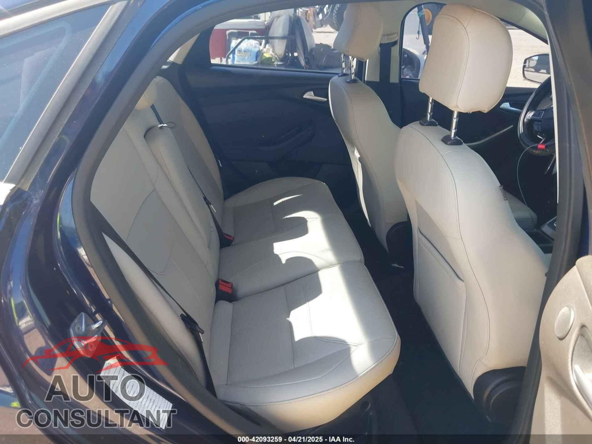 FORD FOCUS 2017 - 1FADP3J28HL291541