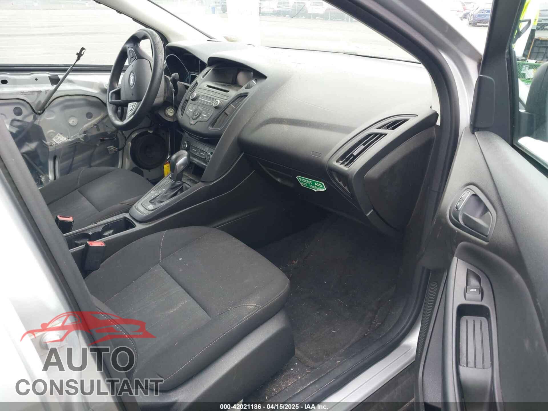 FORD FOCUS 2016 - 1FADP3E25GL349047