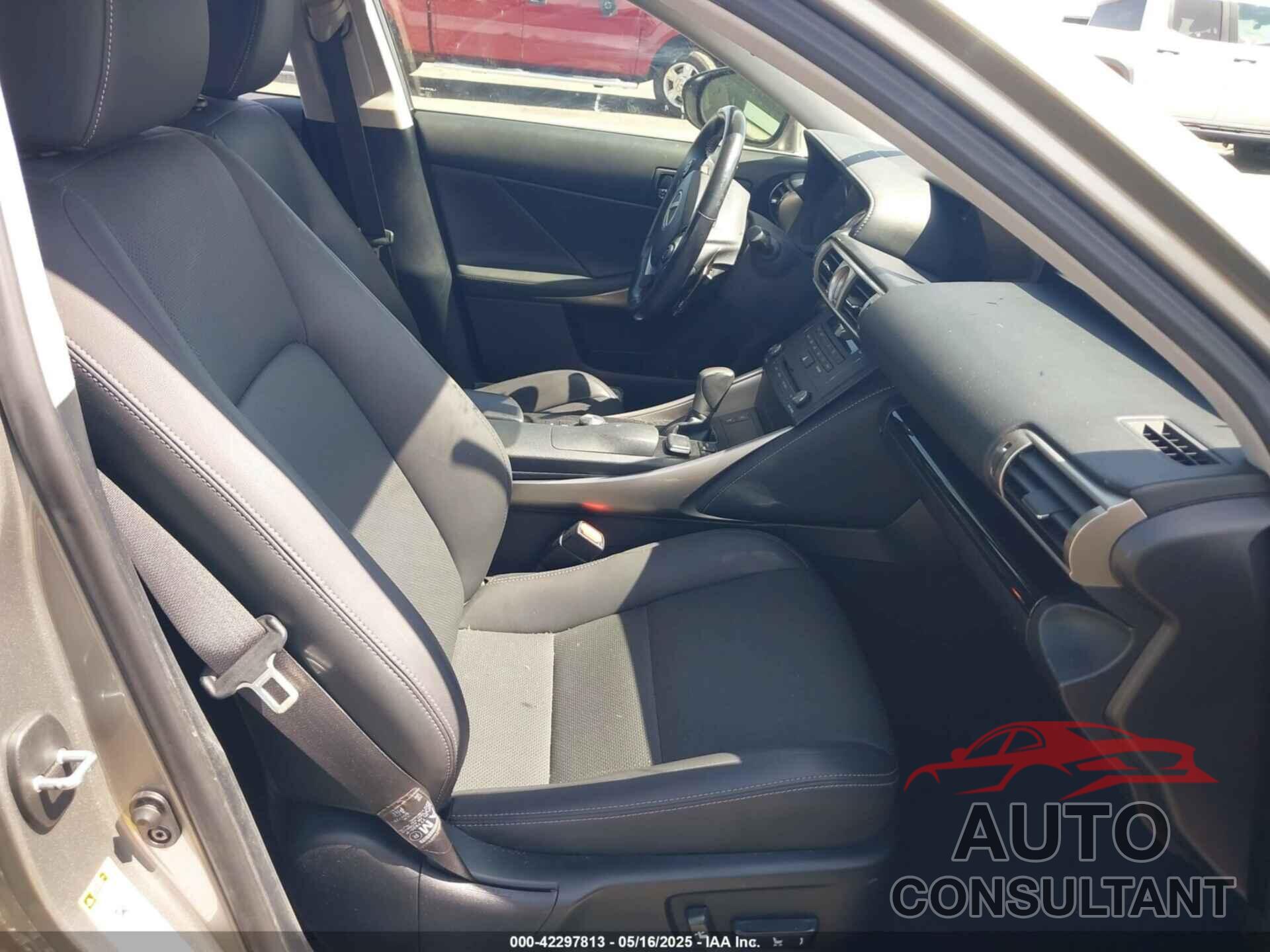LEXUS IS 200T 2016 - JTHBA1D2XG5015303