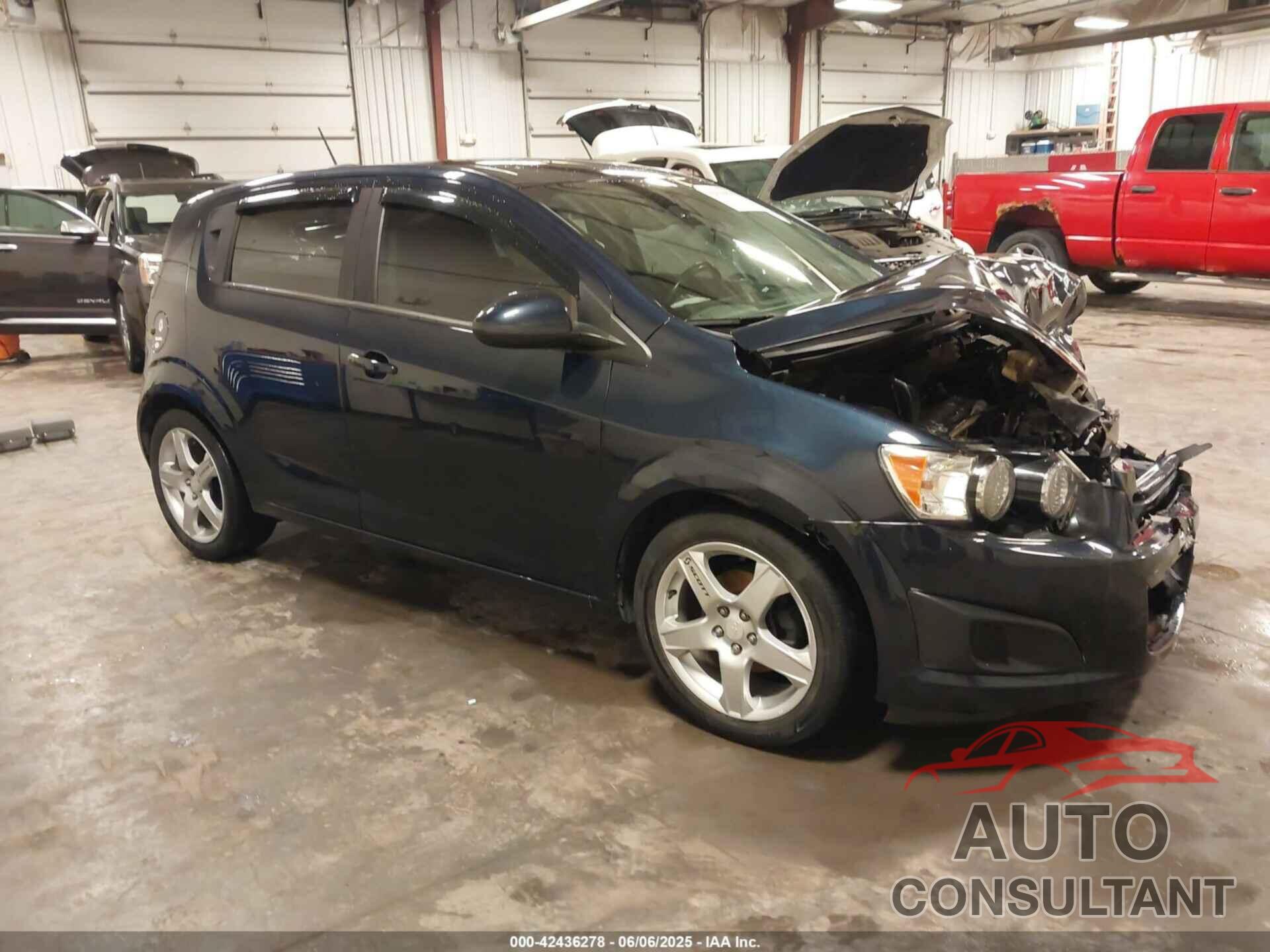 CHEVROLET SONIC 2015 - 1G1JA6SH4F4160285