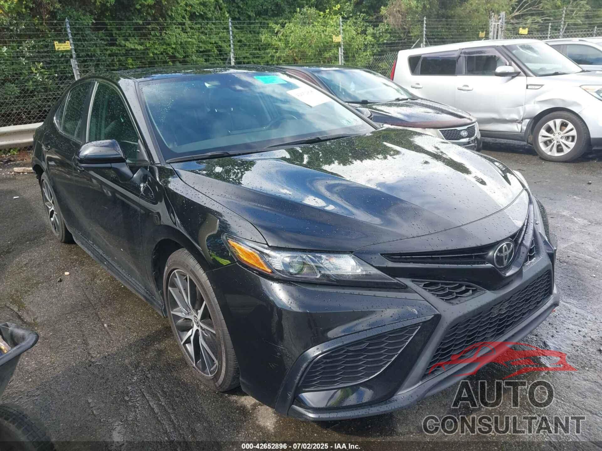 TOYOTA CAMRY 2021 - 4T1G11AK8MU567407