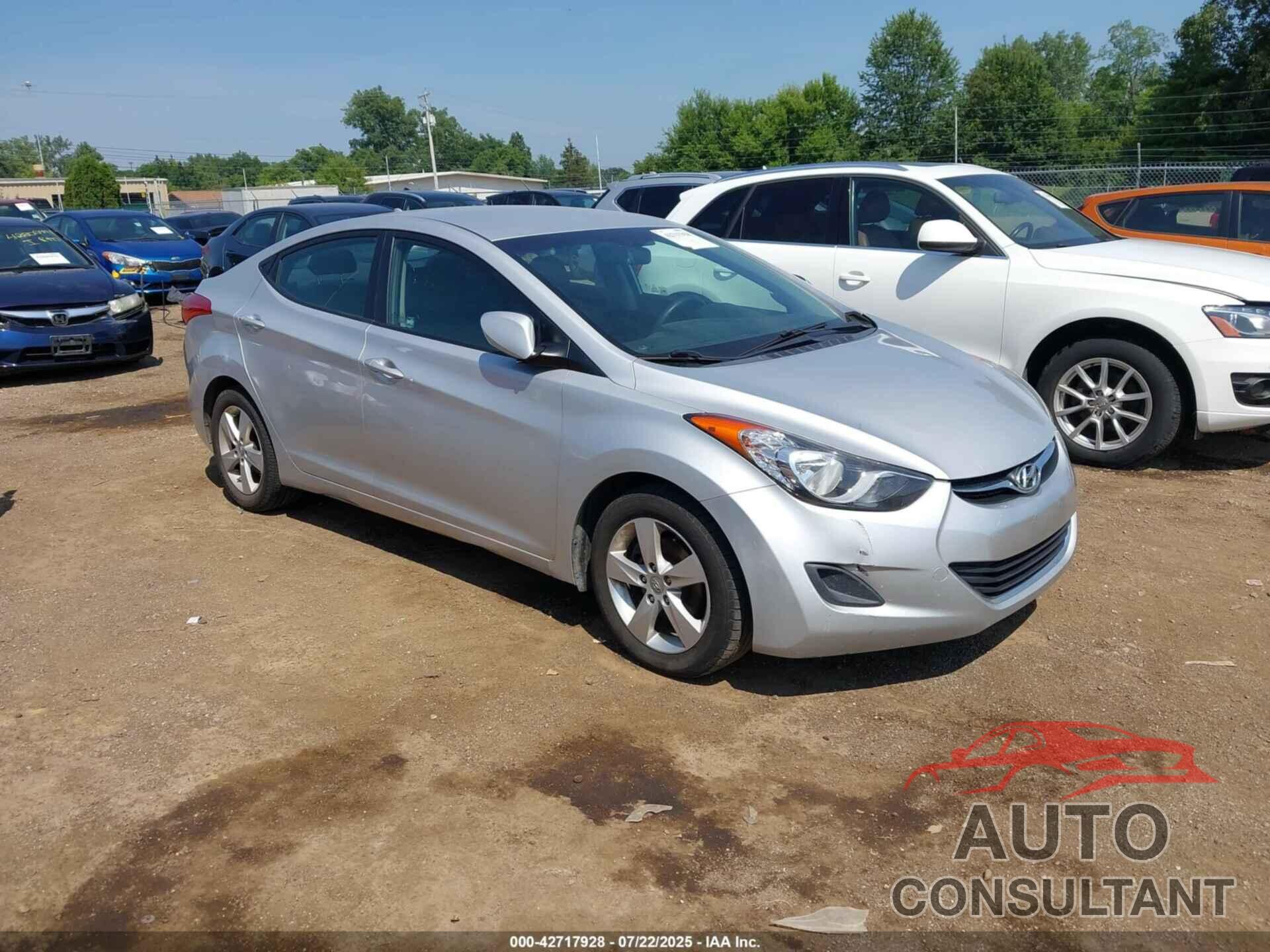 HYUNDAI ELANTRA 2011 - KMHDH4AE7BU109641