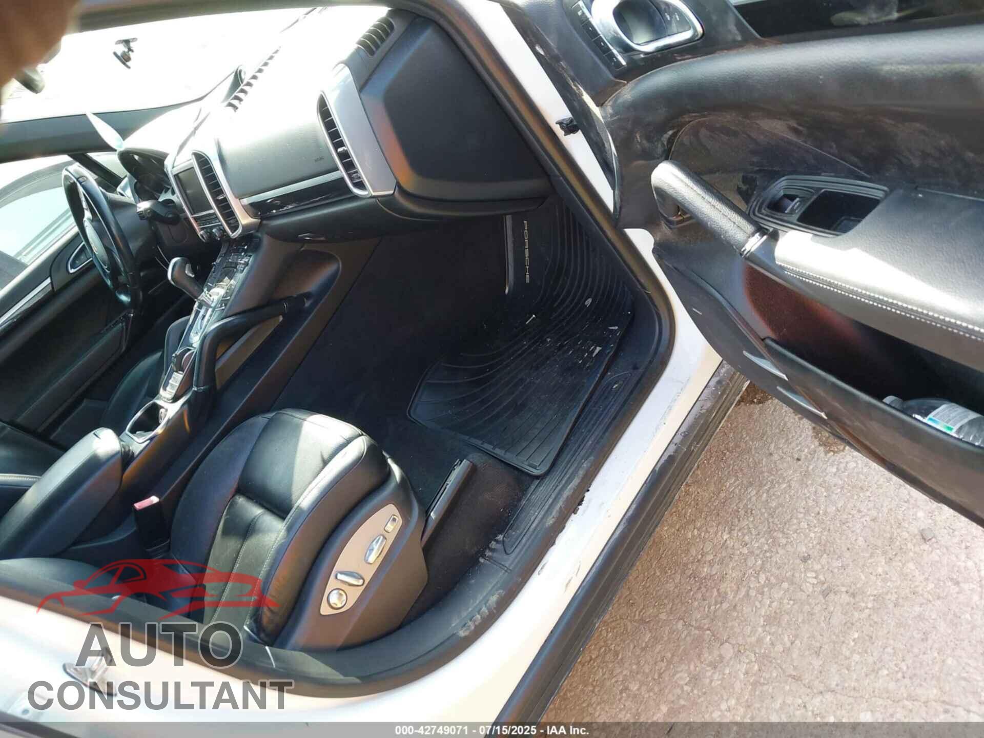 PORSCHE CAYENNE 2014 - WP1AF2A22ELA34301