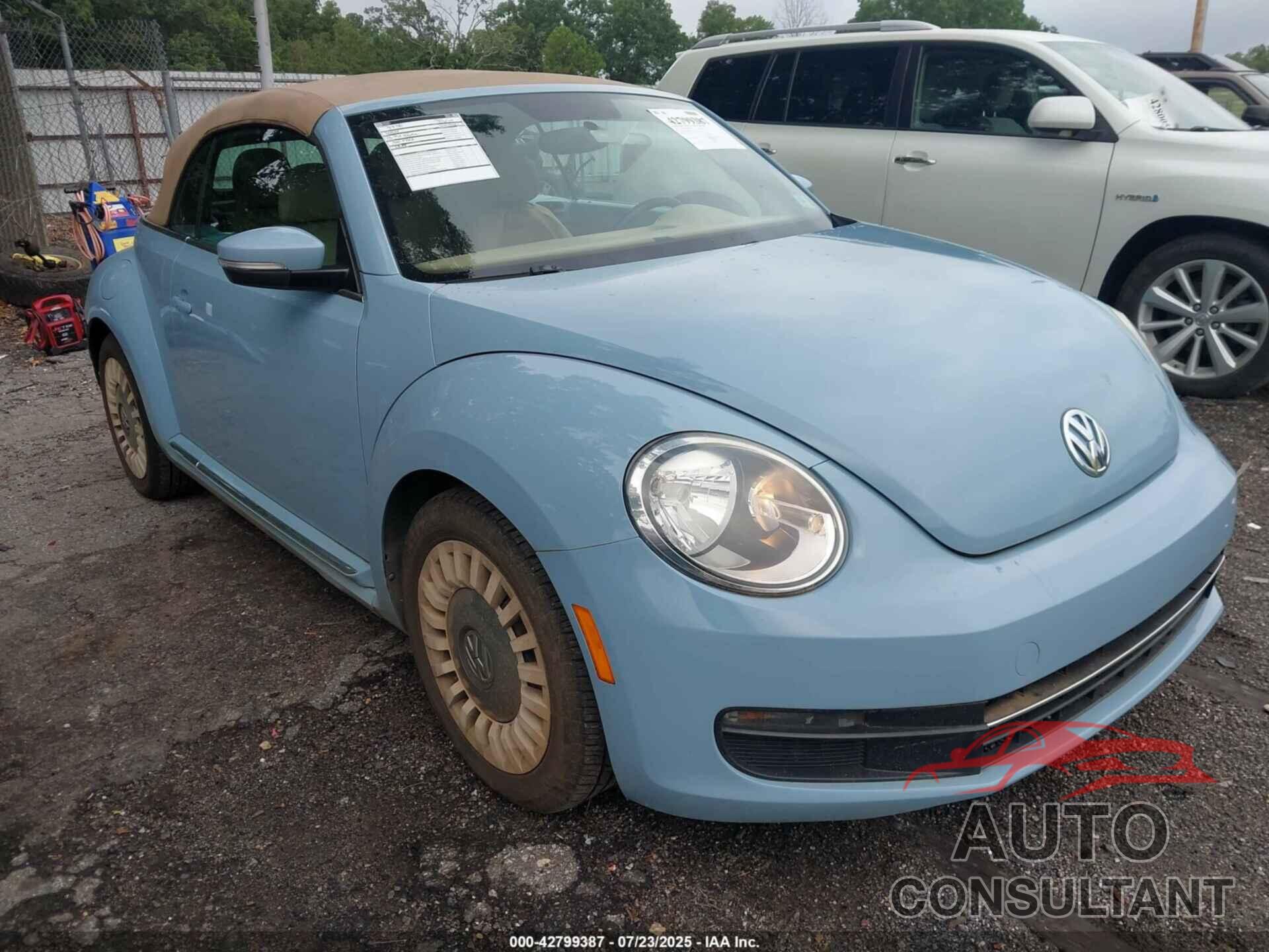 VOLKSWAGEN BEETLE 2013 - 3VW5X7AT3DM825680