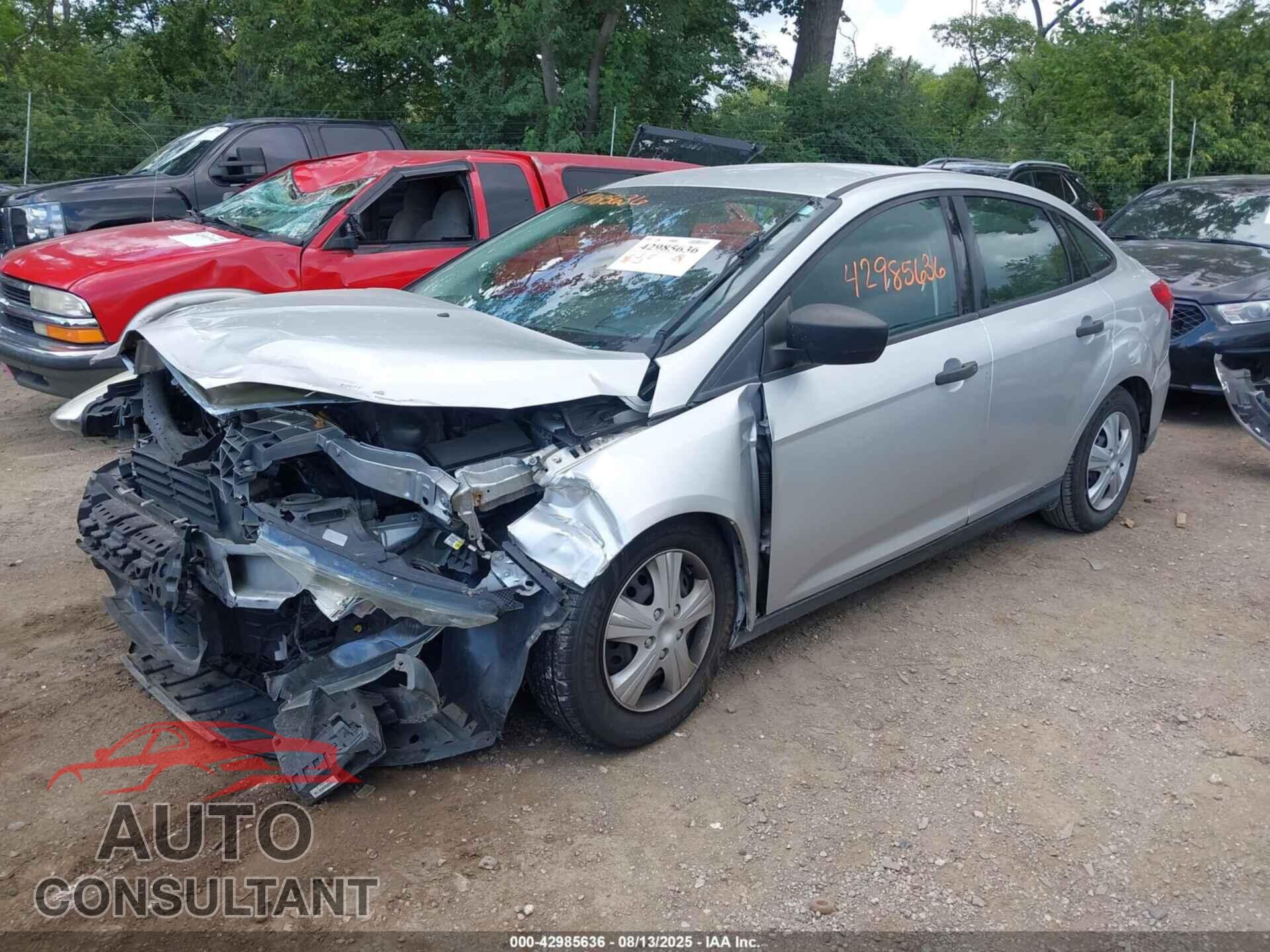FORD FOCUS 2015 - 1FADP3E21FL322152