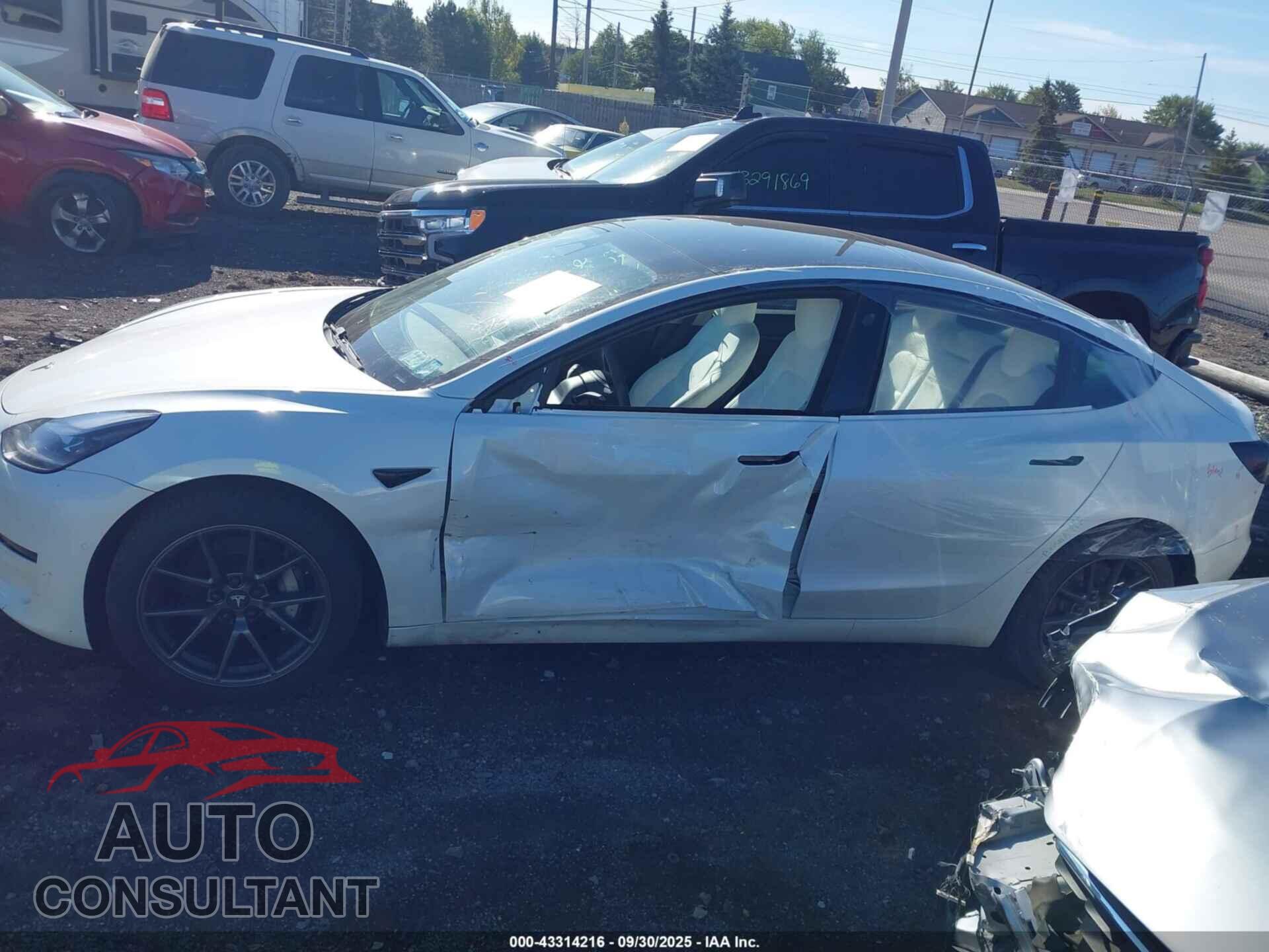 TESLA MODEL 3 2021 - 5YJ3E1EB4MF020094