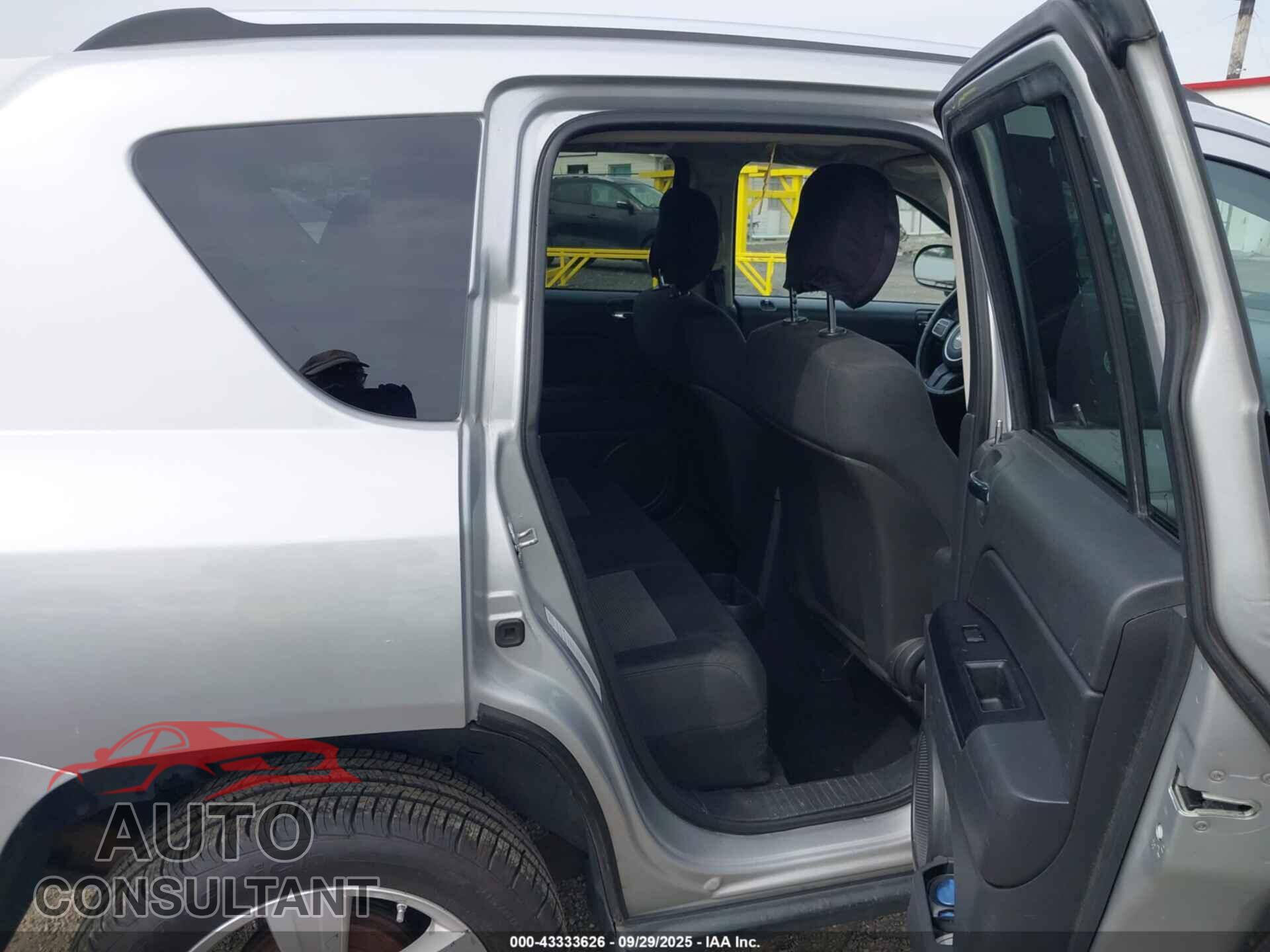 JEEP COMPASS 2012 - 1C4NJCBAXCD518642