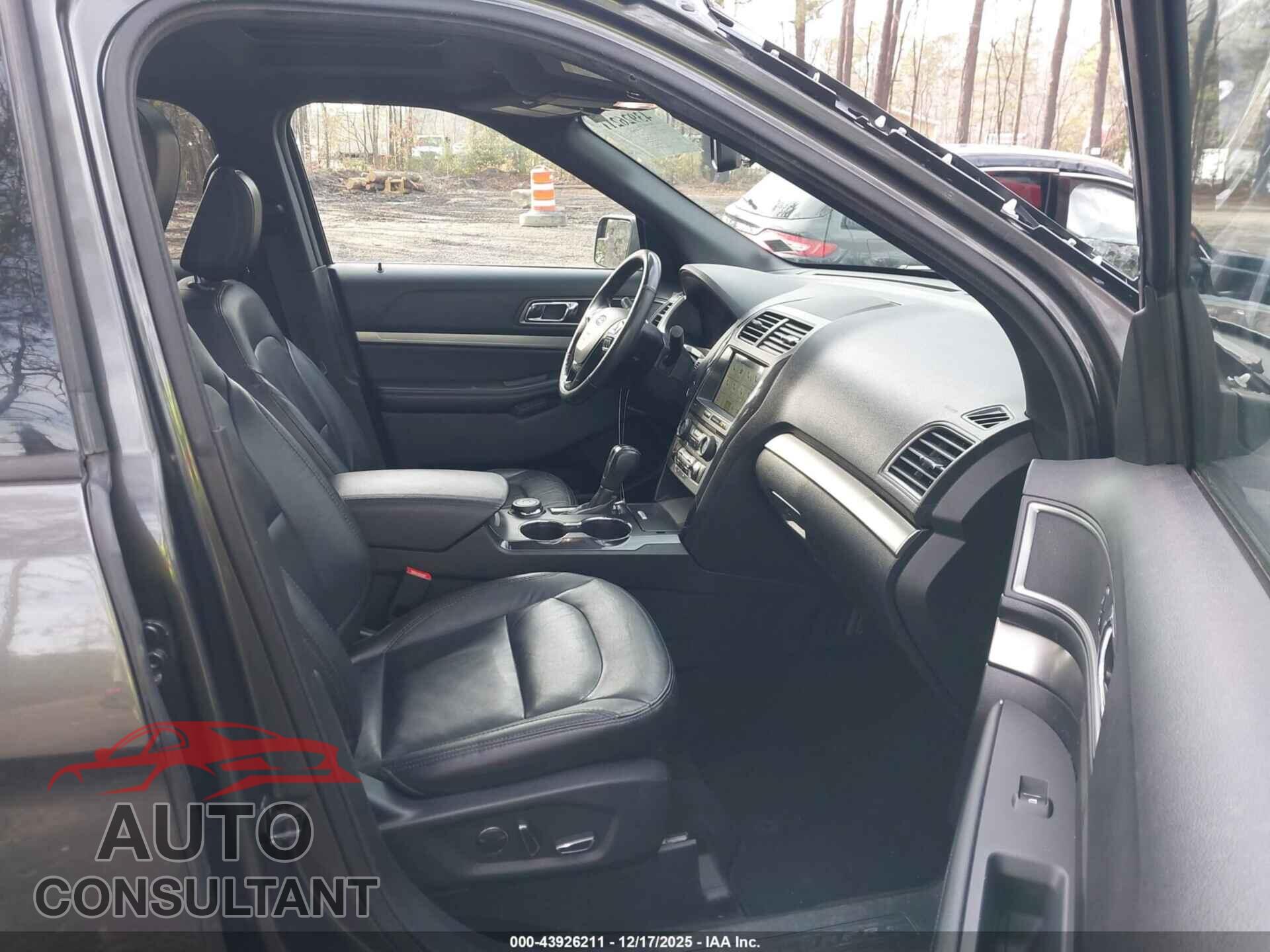 FORD EXPLORER 2018 - 1FM5K8DH3JGB01911