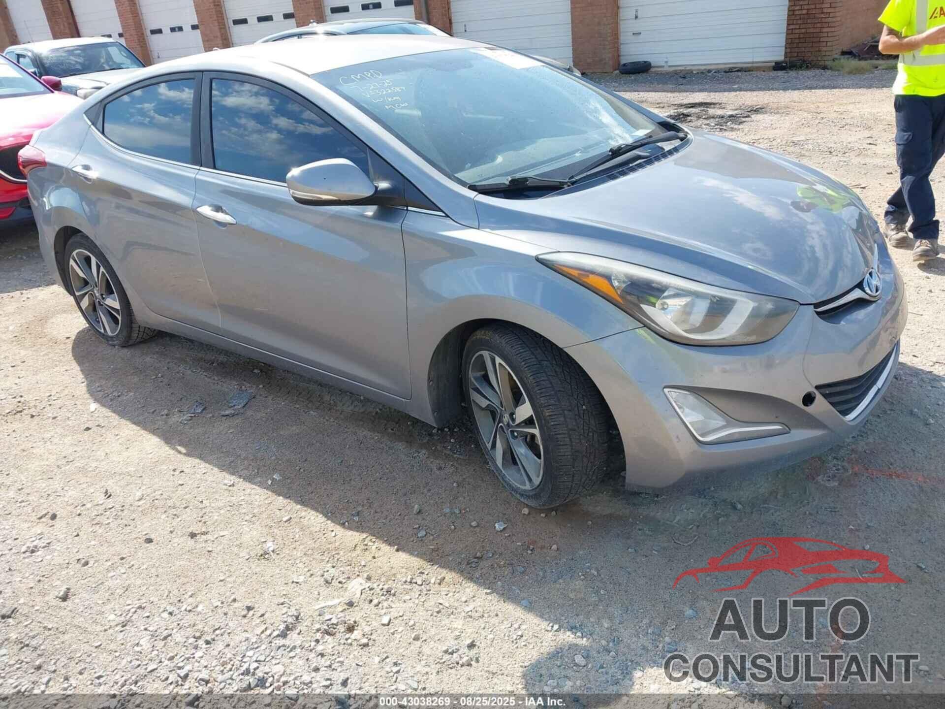 HYUNDAI ELANTRA 2015 - KMHDH4AE3FU322589