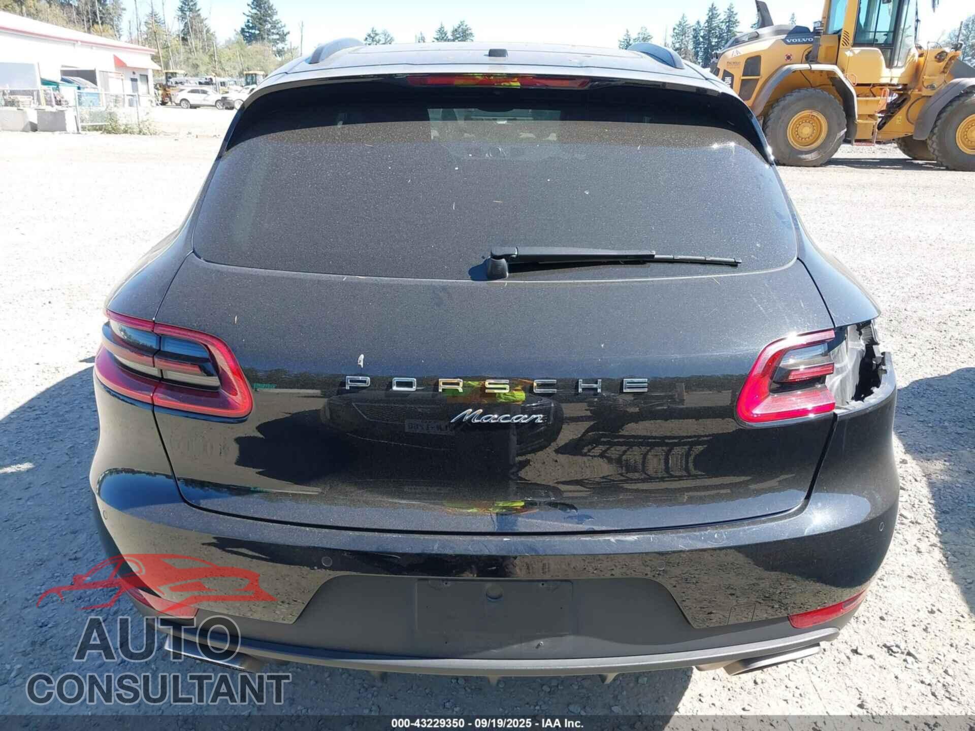 PORSCHE MACAN 2017 - WP1AA2A58HLB08463
