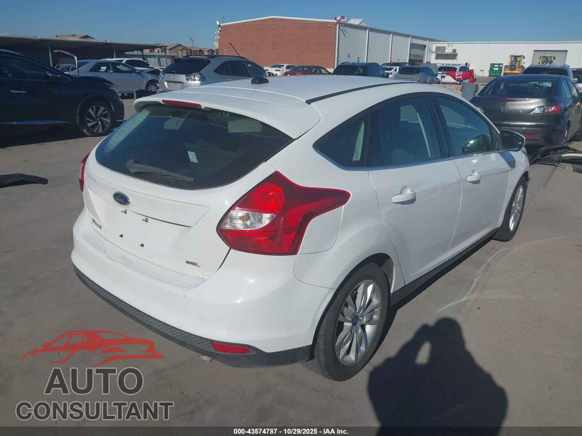 FORD FOCUS 2012 - 1FAHP3M28CL234861