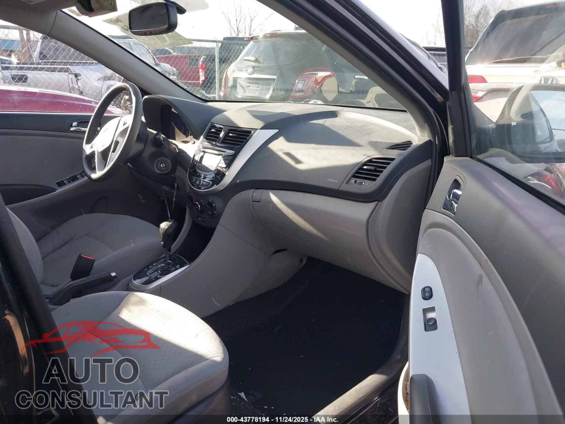HYUNDAI ACCENT 2013 - KMHCU5AE2DU092019