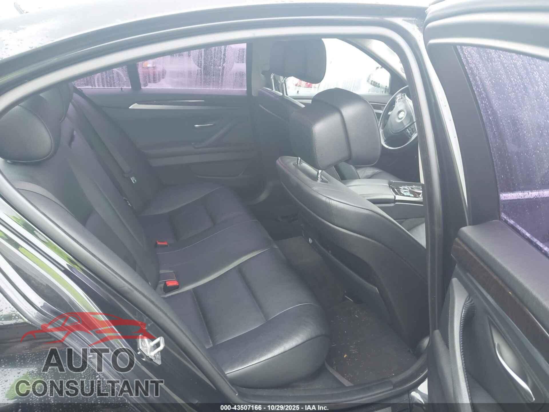 BMW 528I 2012 - WBAXH5C59CDW02868