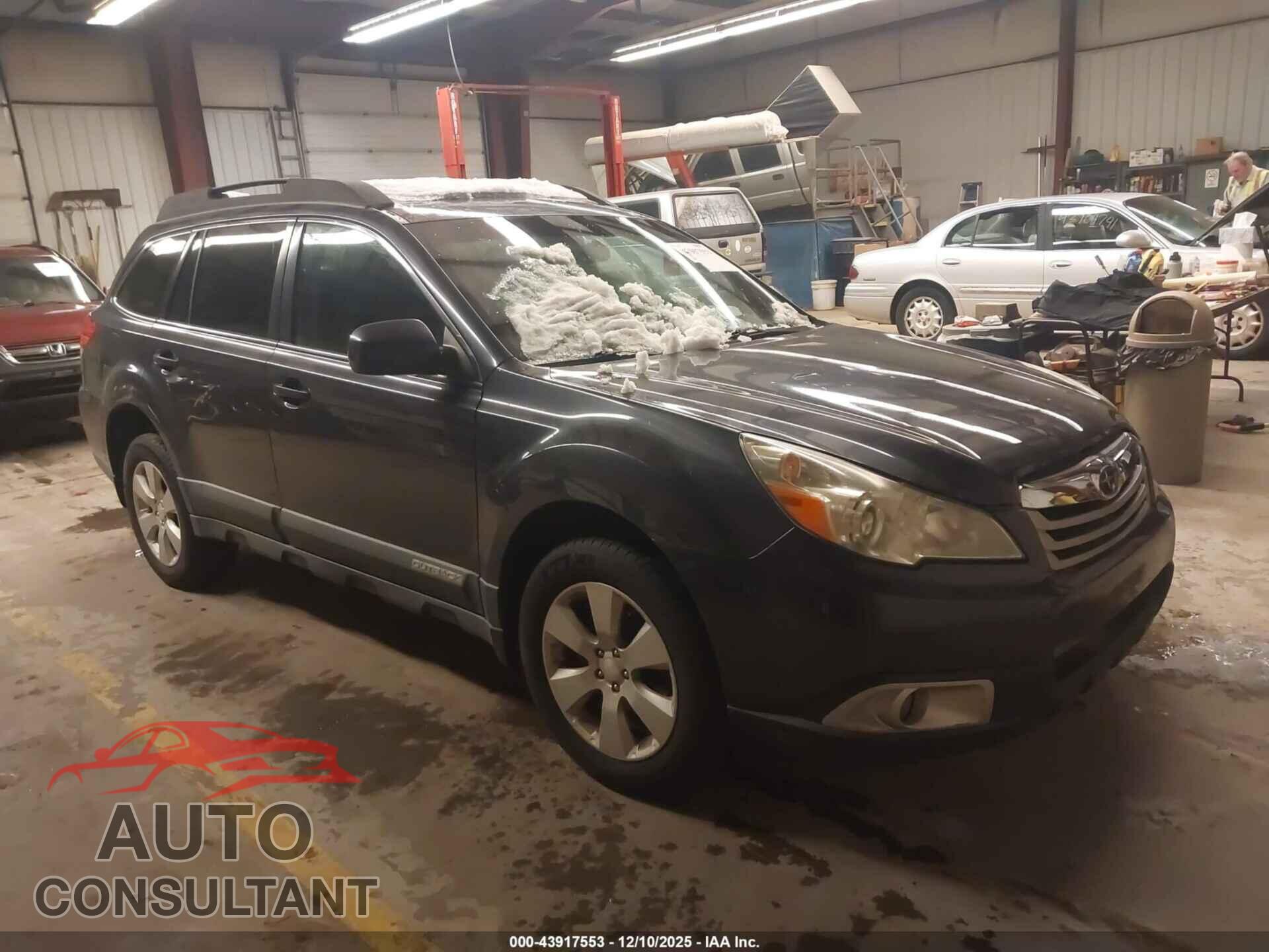 SUBARU OUTBACK 2010 - 4S4BRBGC8A3324738