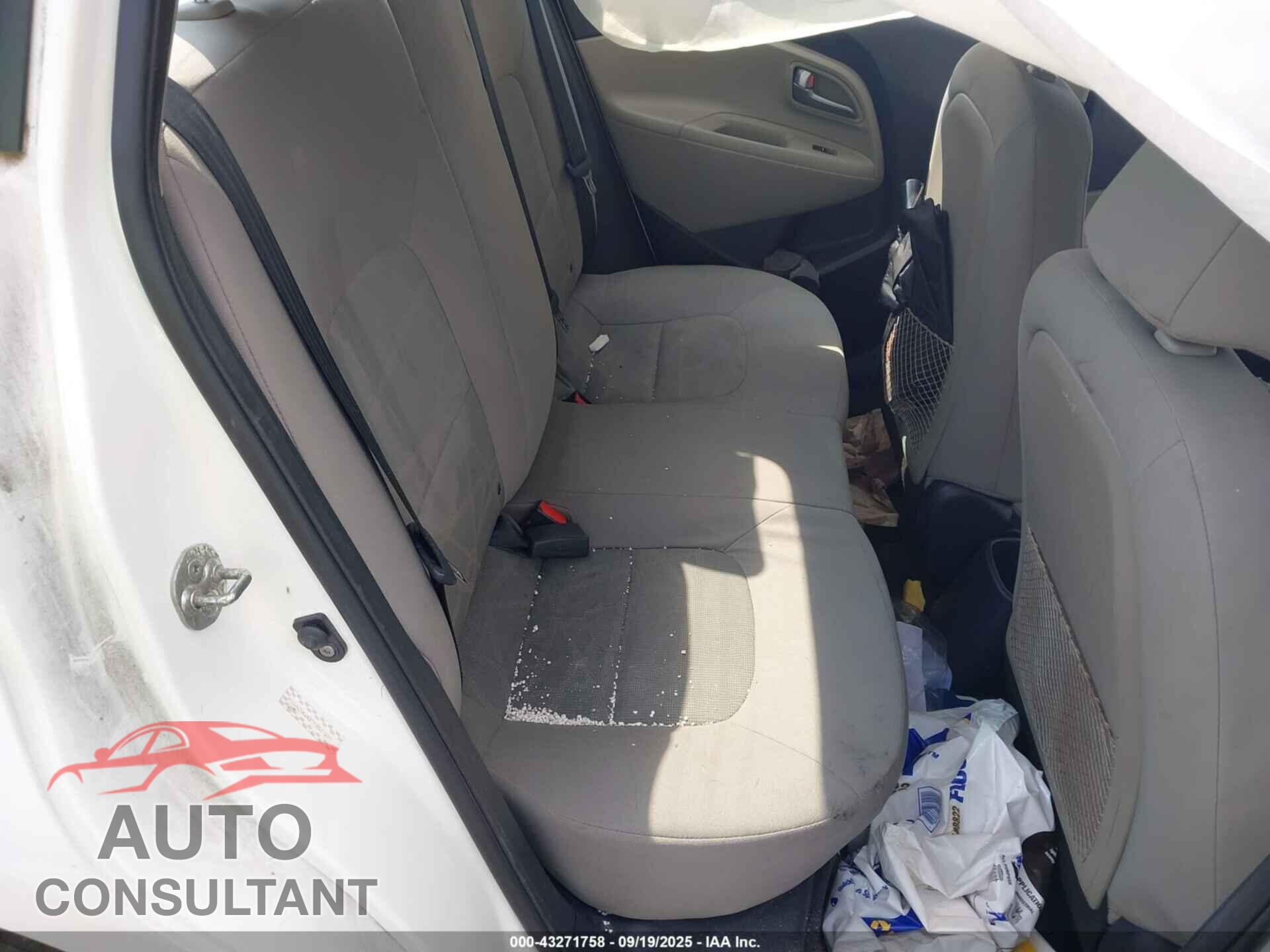 KIA RIO 2015 - KNADM4A37F6501931