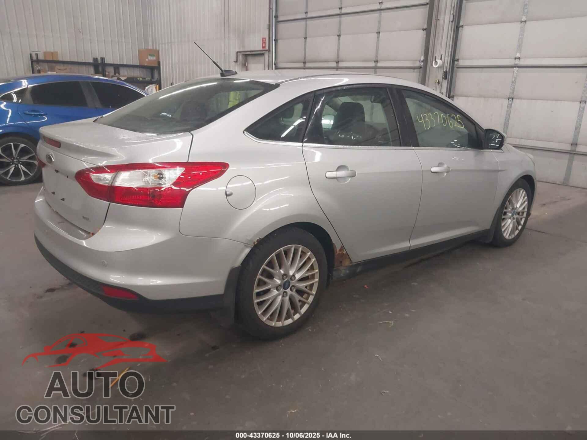 FORD FOCUS 2012 - 1FAHP3H25CL174810