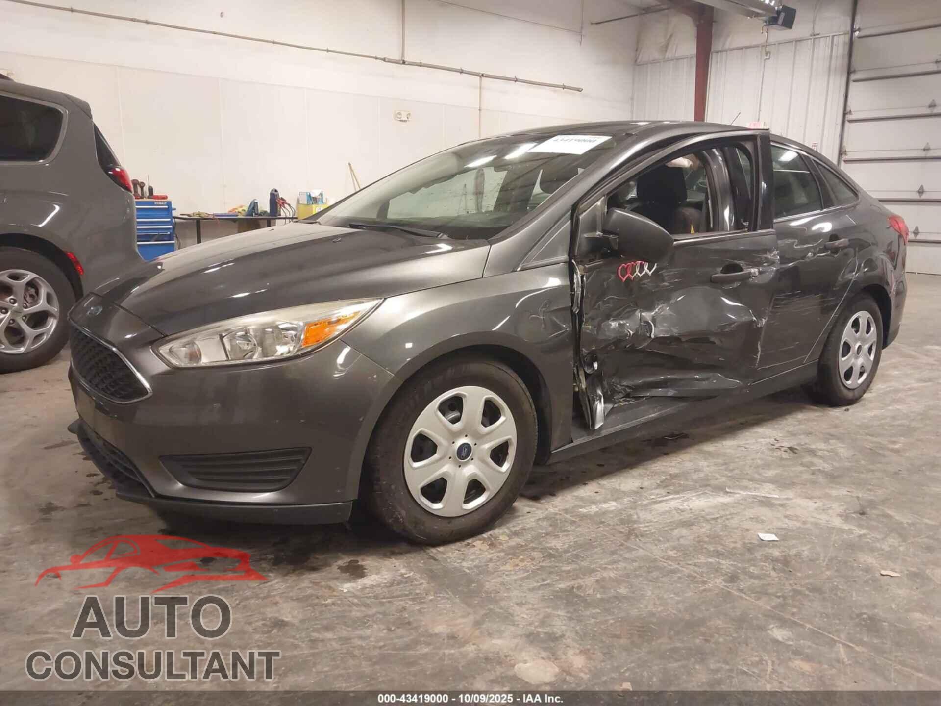 FORD FOCUS 2016 - 1FADP3E26GL382123
