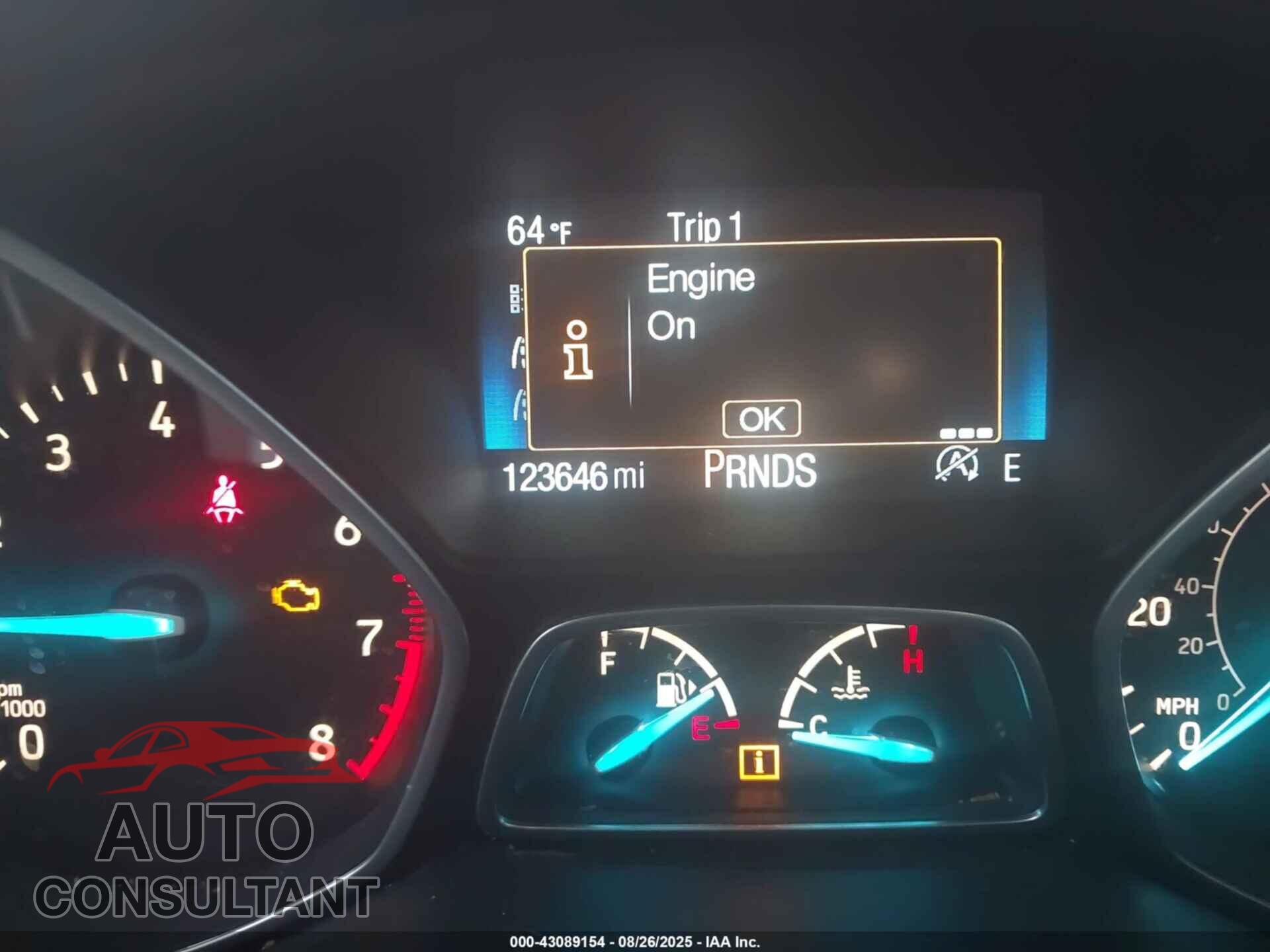 FORD ESCAPE 2017 - 1FMCU0GD5HUE01022