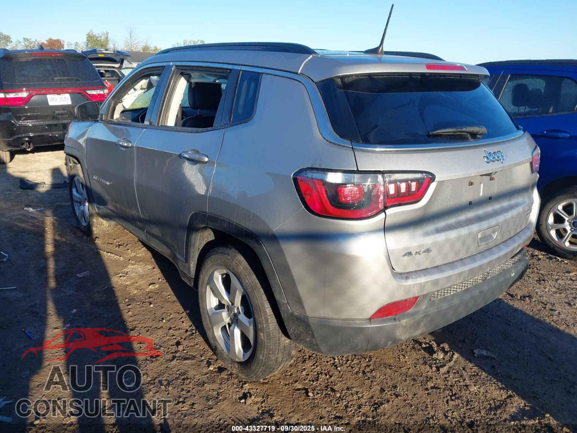 JEEP COMPASS 2018 - 3C4NJDBB4JT400754