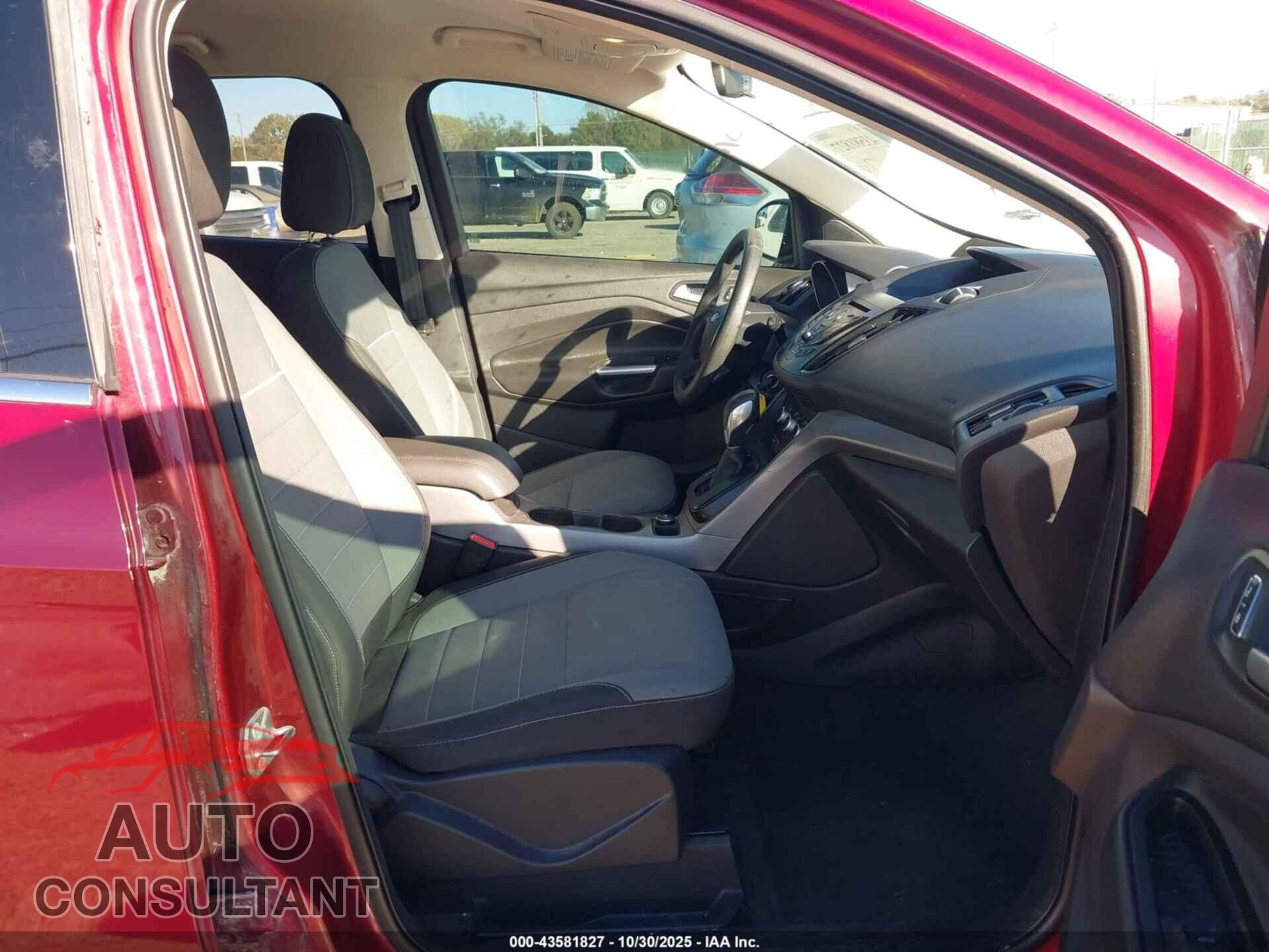 FORD ESCAPE 2015 - 1FMCU9GX7FUB40309