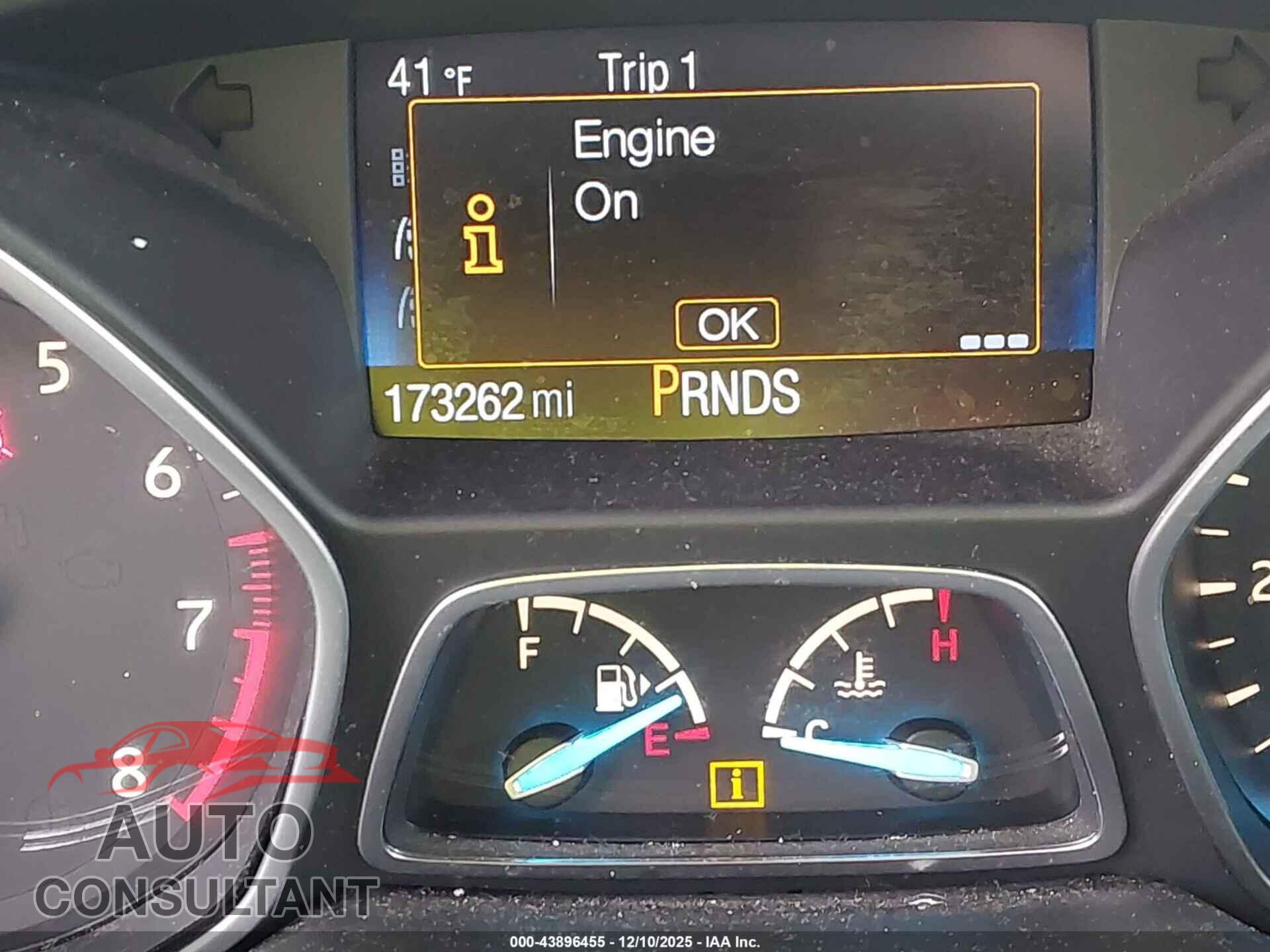 FORD ESCAPE 2017 - 1FMCU0F72HUB12403