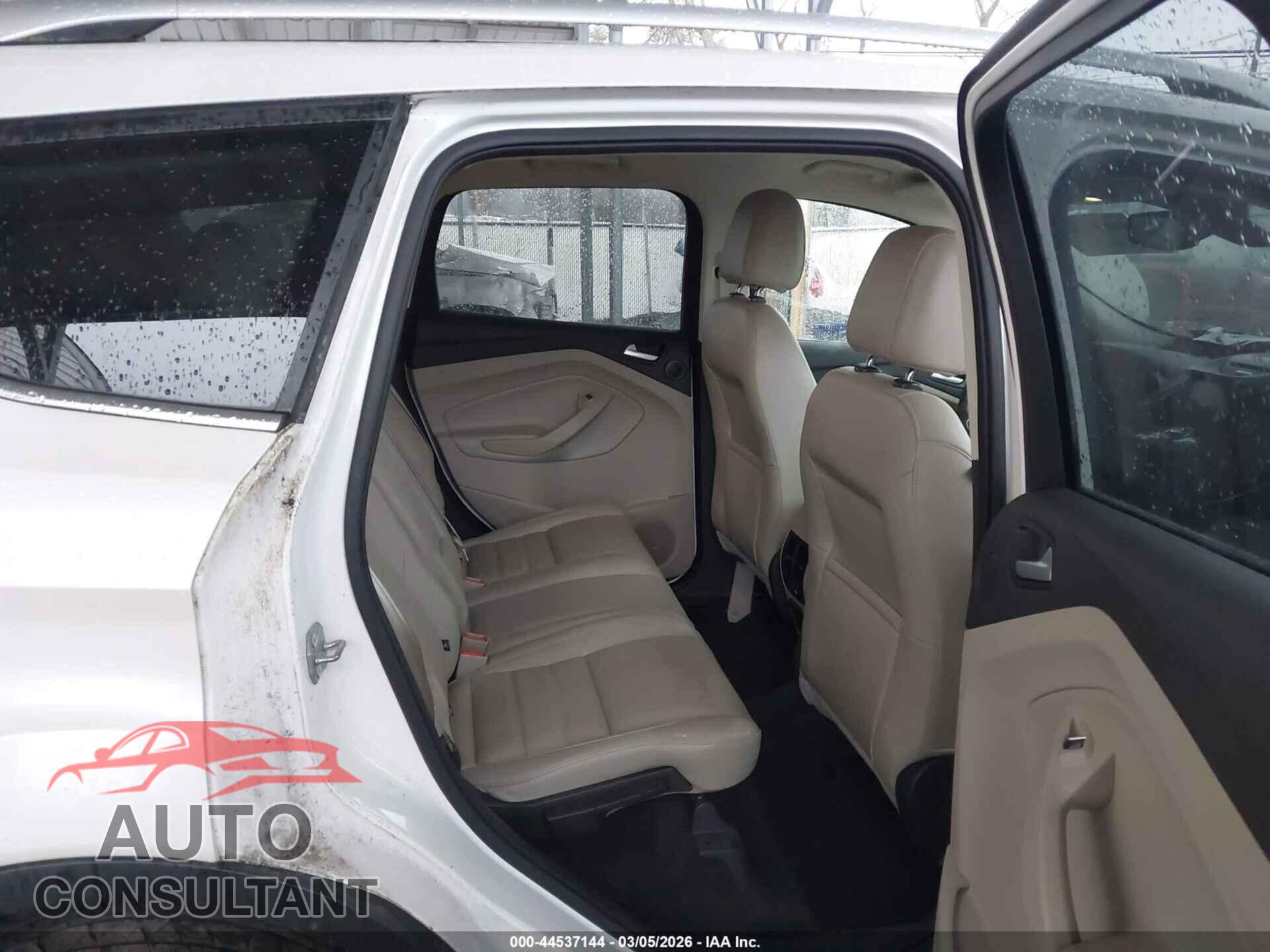 FORD ESCAPE 2017 - 1FMCU0JD2HUB79225