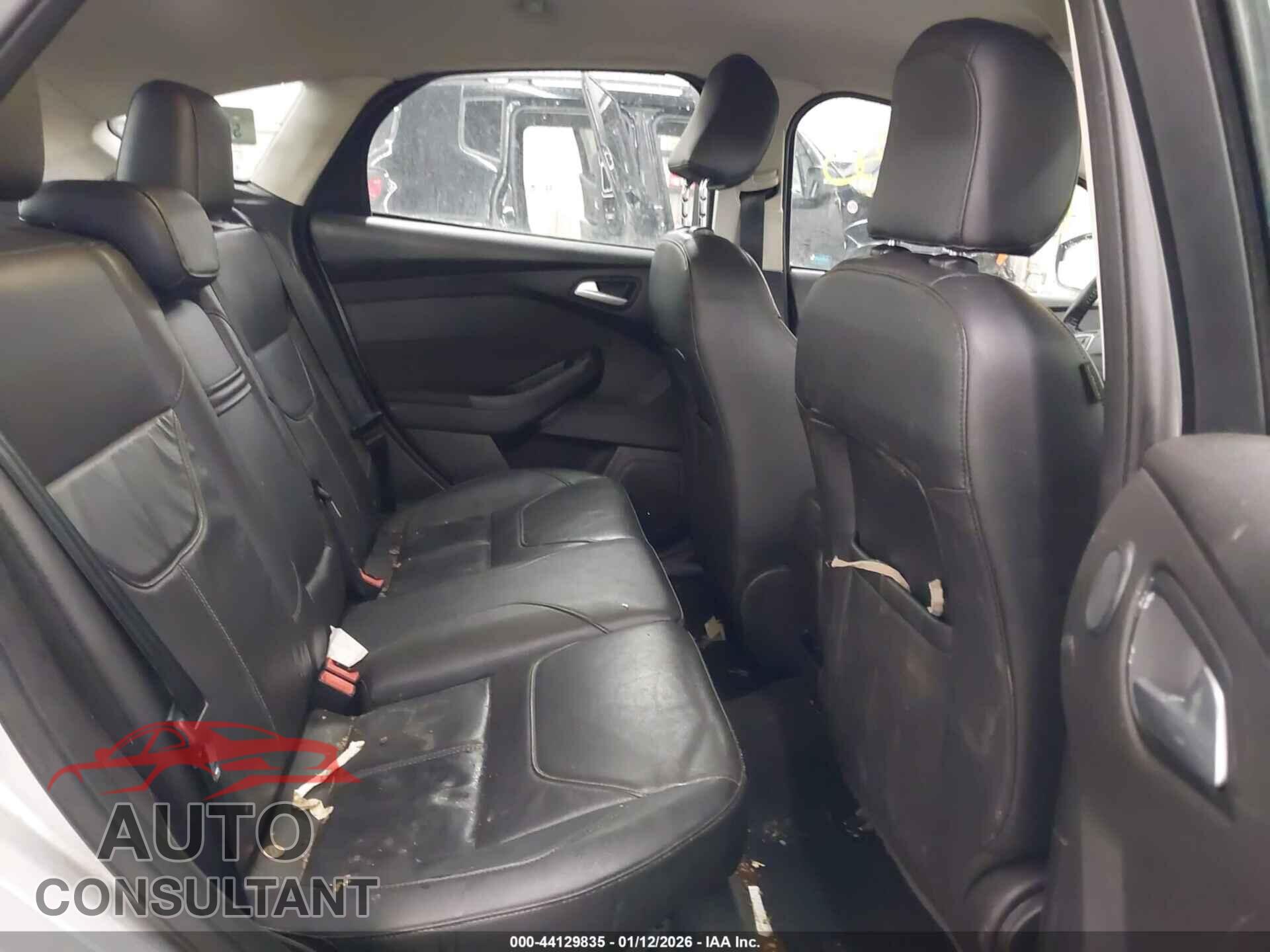 FORD FOCUS 2016 - 1FADP3K20GL242573