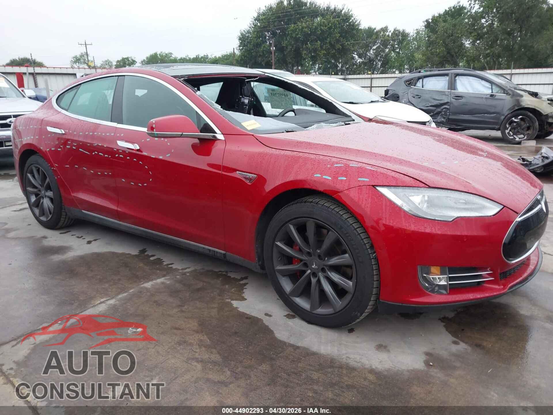 TESLA MODEL S 2015 - 5YJSA1E49FF114015