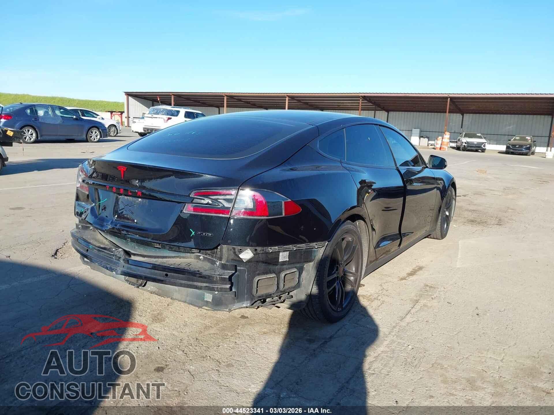 TESLA MODEL S 2015 - 5YJSA1E21FF105775