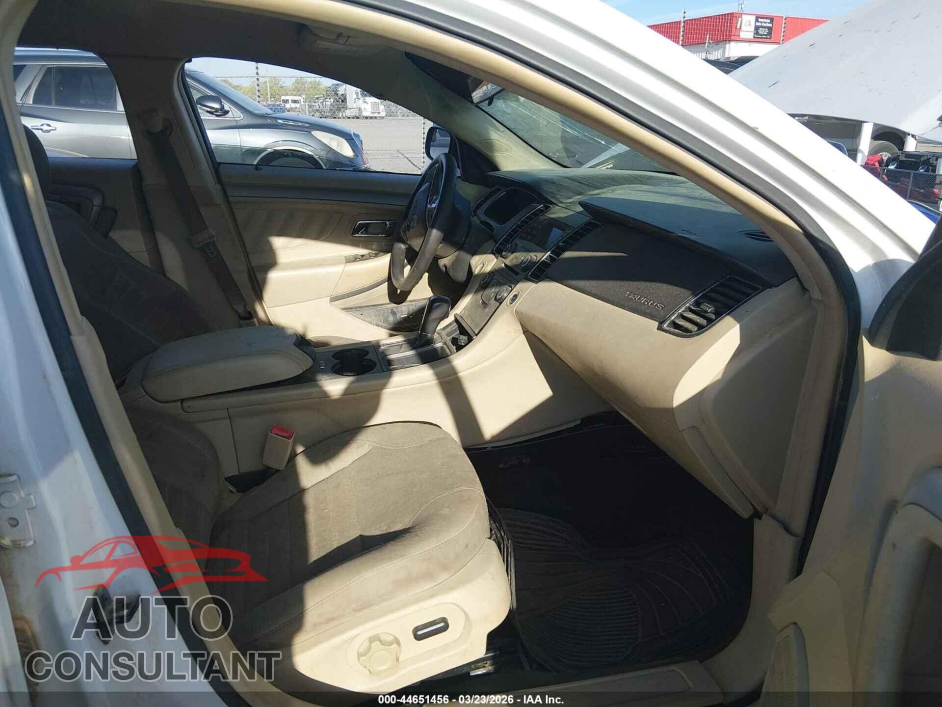 FORD TAURUS 2017 - 1FAHP2D85HG126938