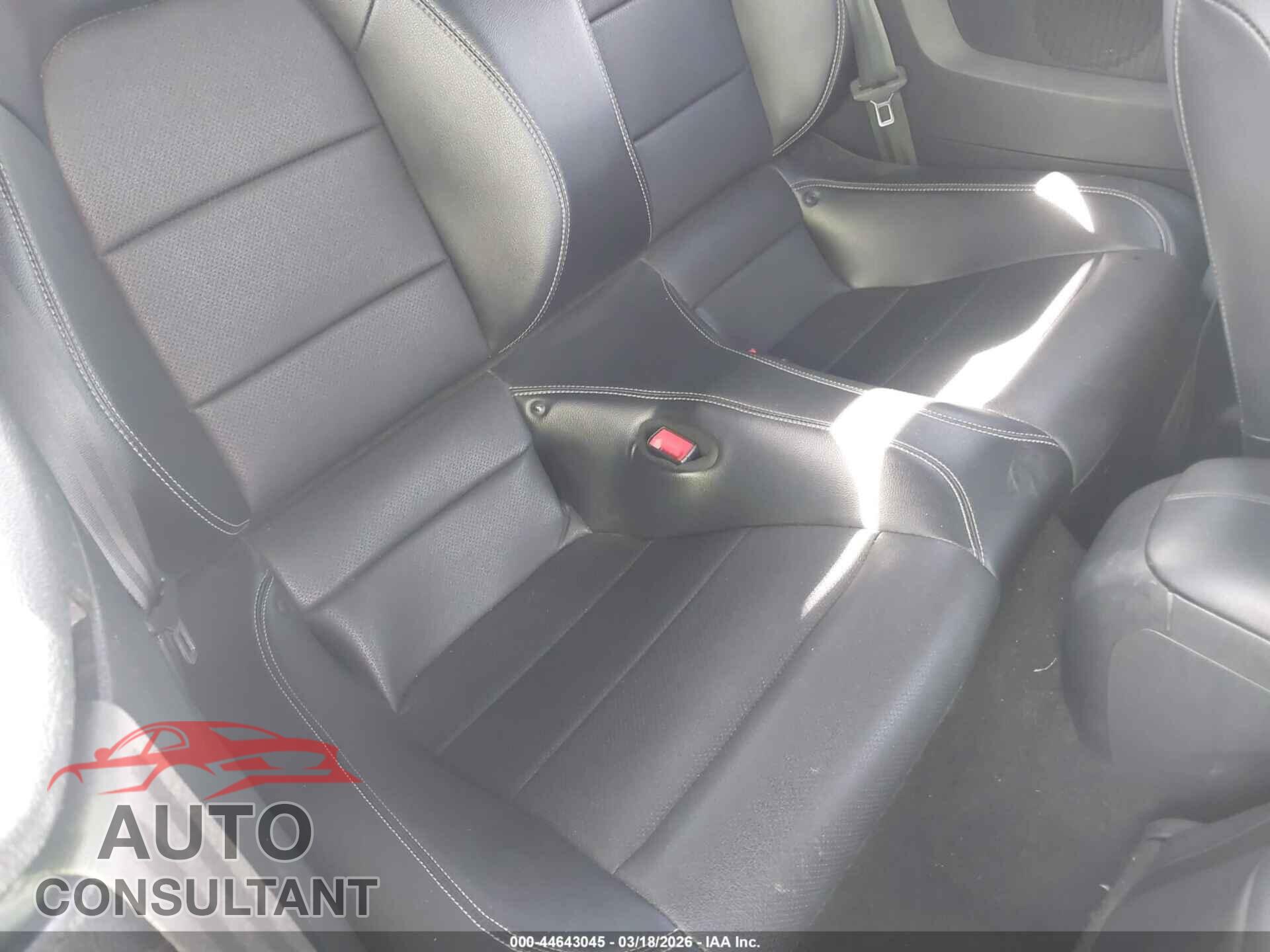 FORD MUSTANG 2019 - 1FATP8UH9K5148585