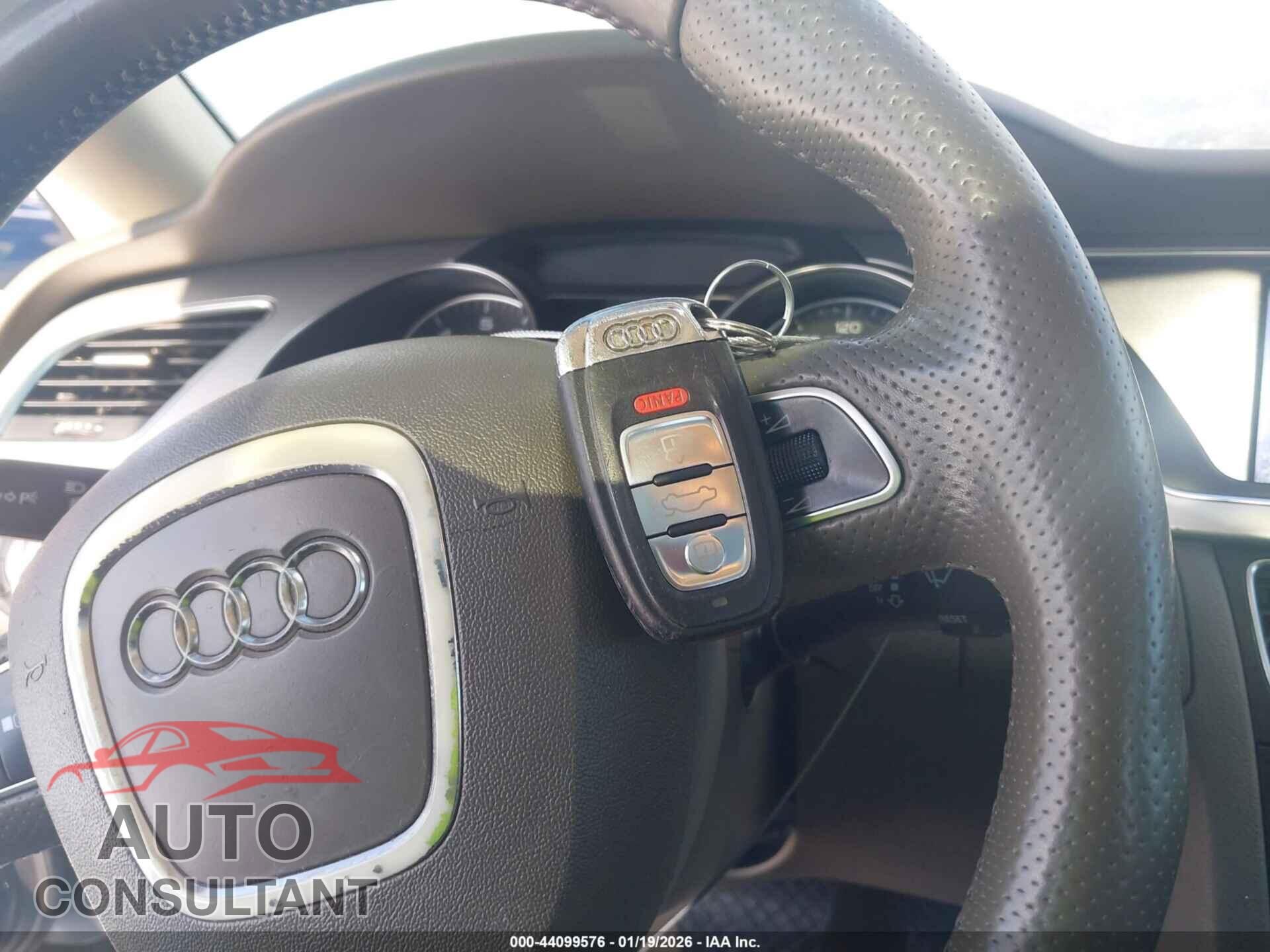 AUDI A5 2012 - WAULFAFR1CA003220