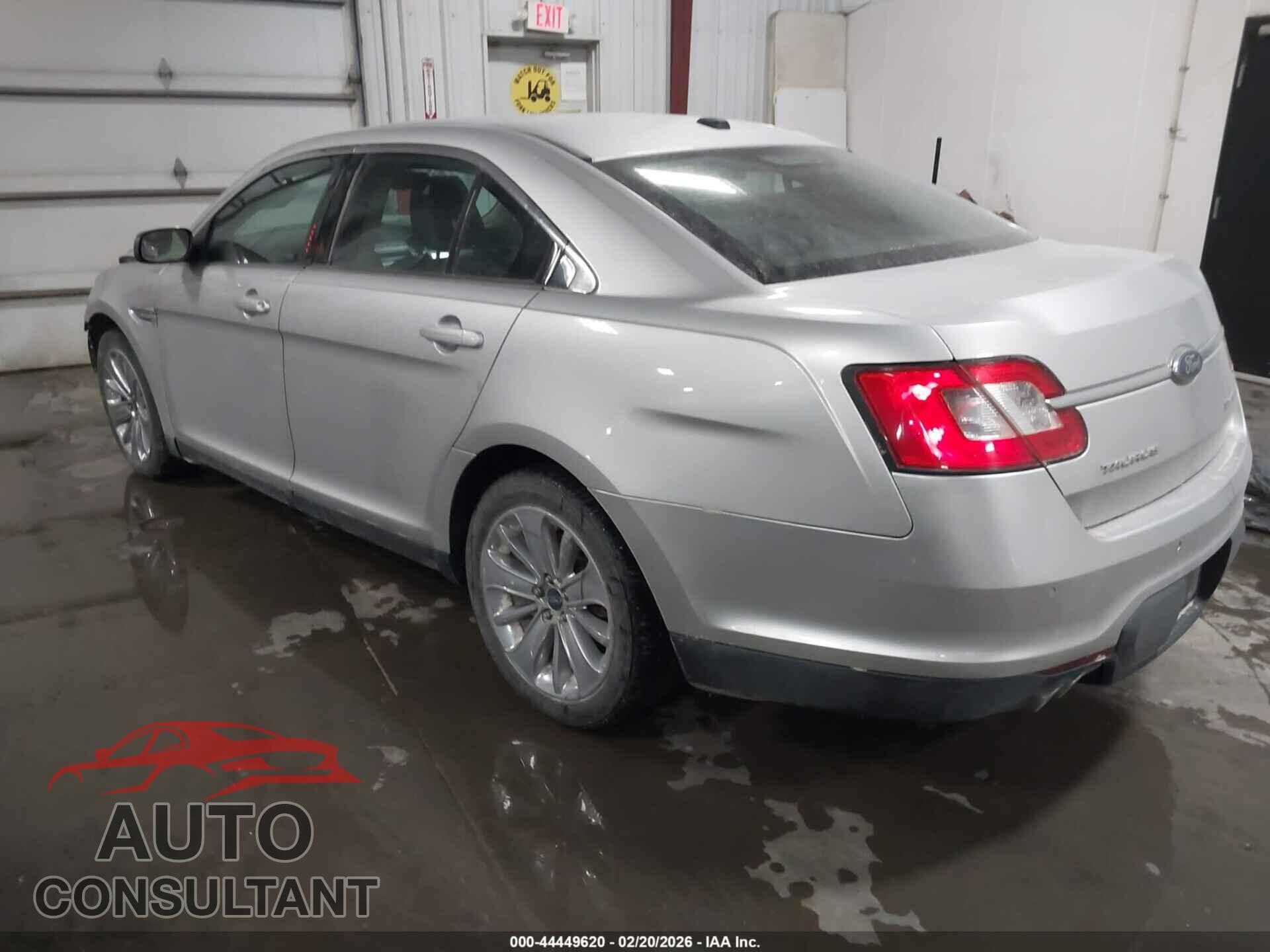 FORD TAURUS 2010 - 1FAHP2FW7AG122312