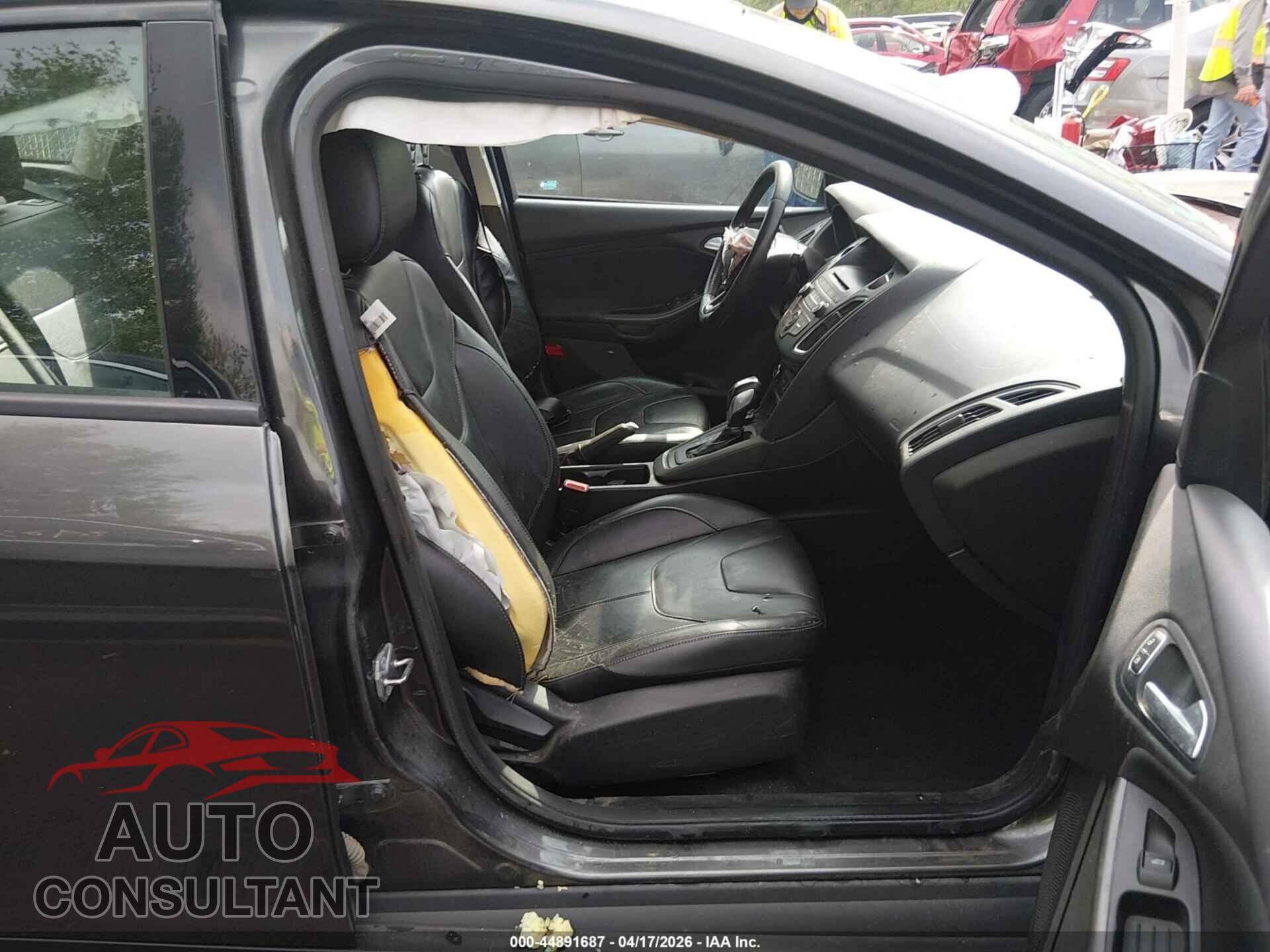 FORD FOCUS 2016 - 1FADP3F26GL321112