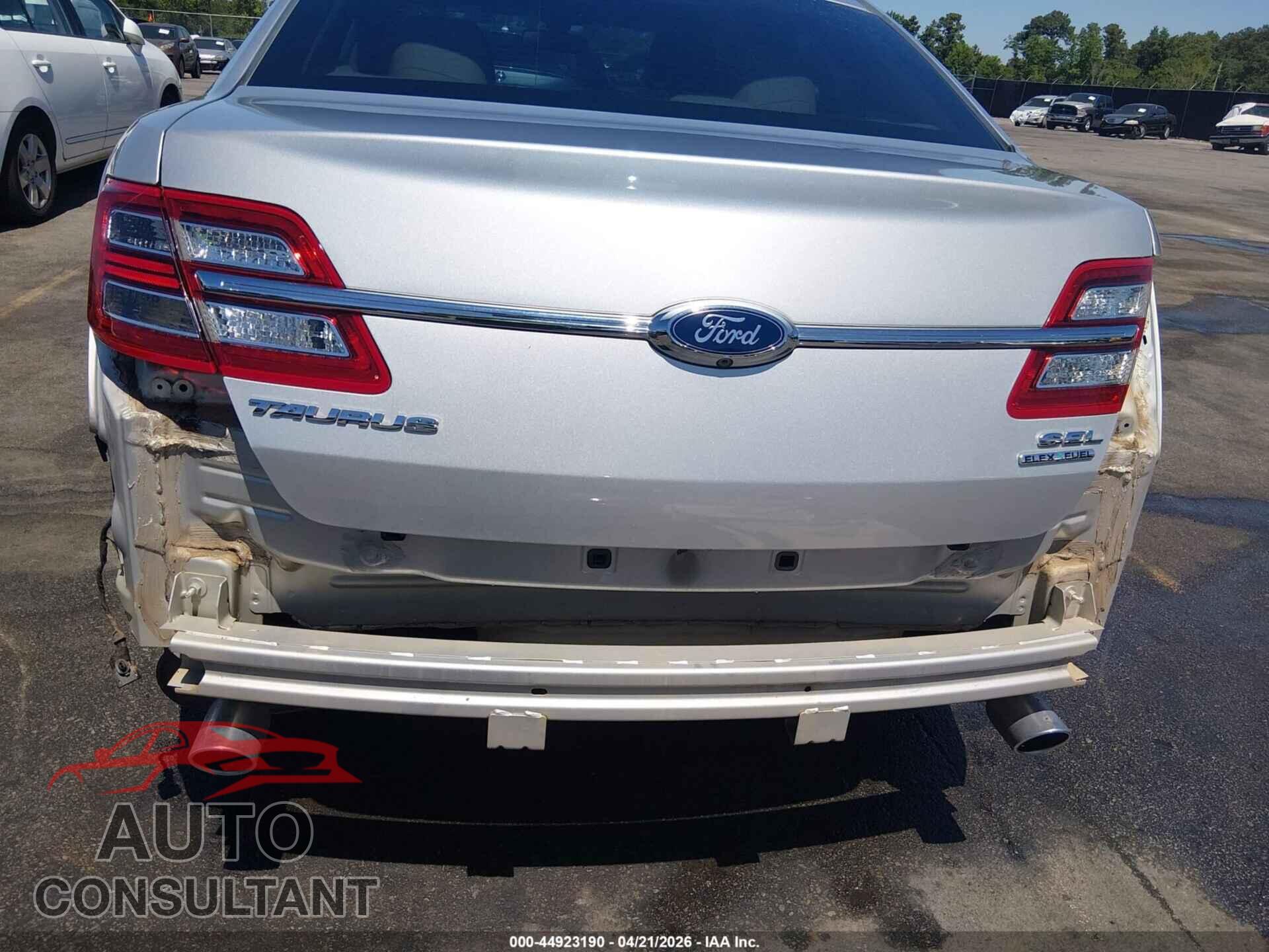 FORD TAURUS 2015 - 1FAHP2E87FG174193
