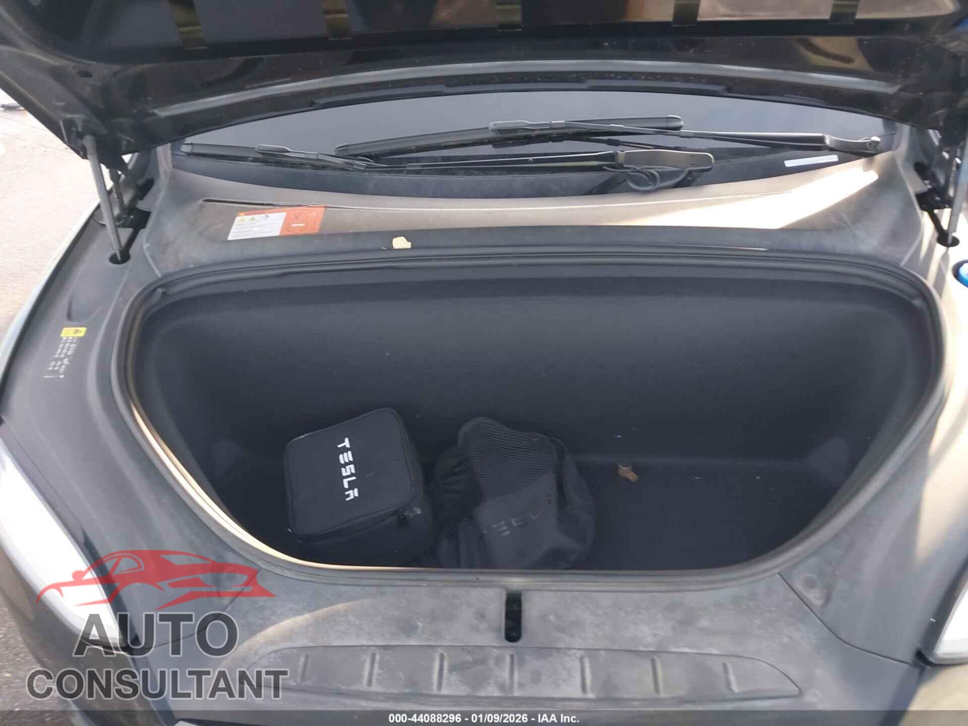 TESLA MODEL X 2017 - 5YJXCDE26HF055587