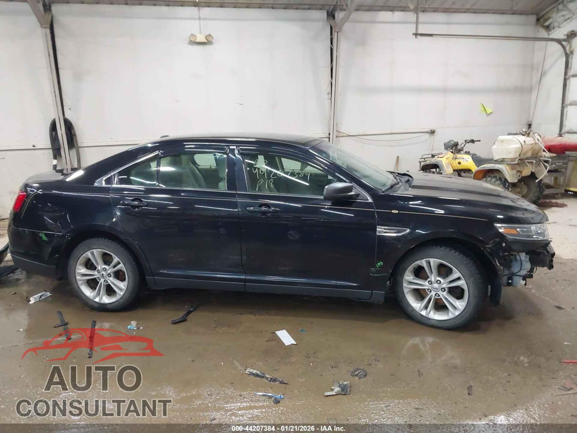 FORD TAURUS 2018 - 1FAHP2D88JG115468