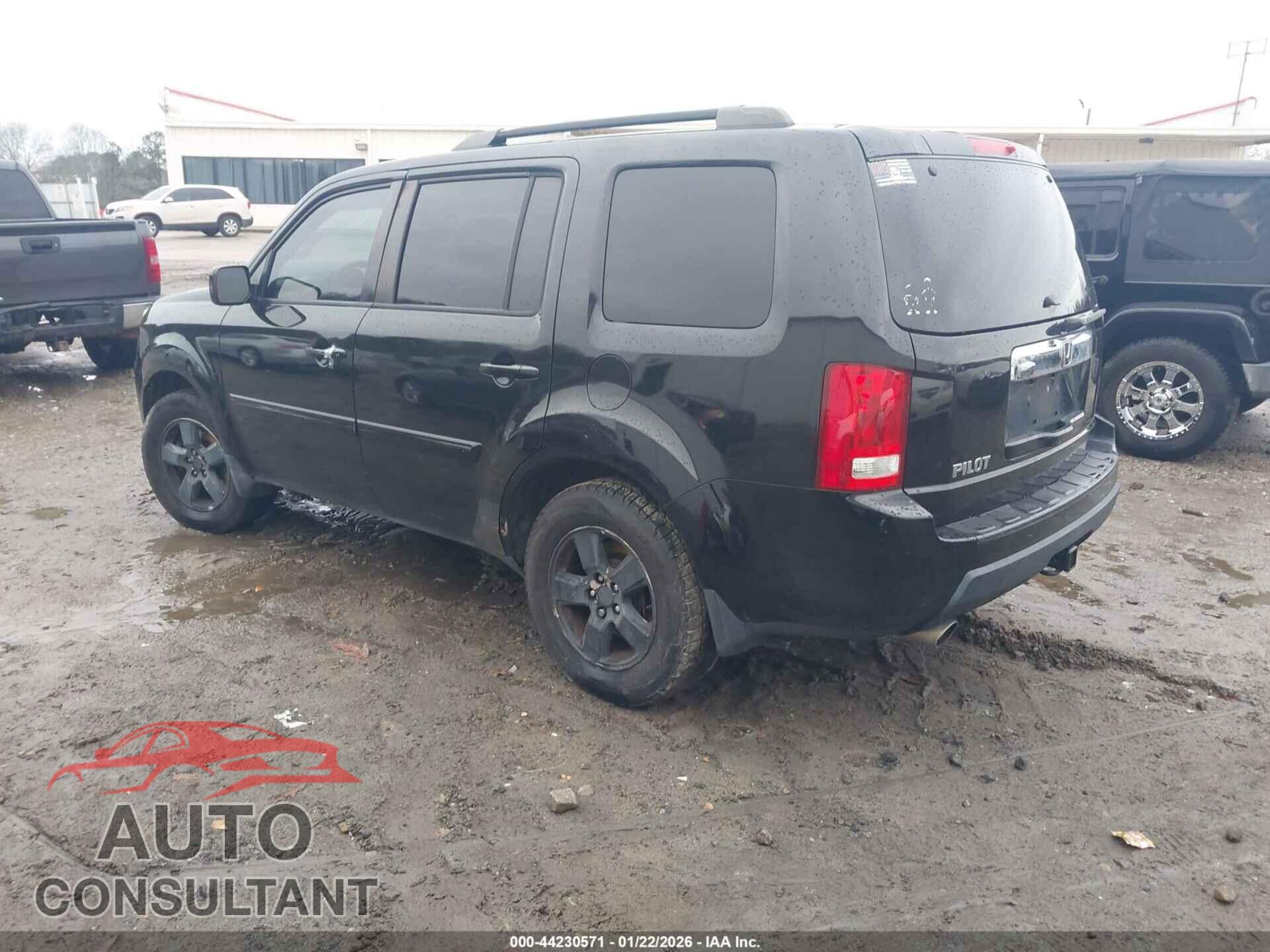 HONDA PILOT 2011 - 5FNYF3H70BB008902