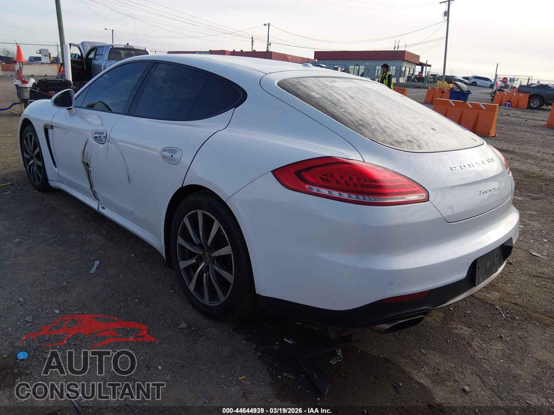PORSCHE PANAMERA 2015 - WP0AA2A72FL005197