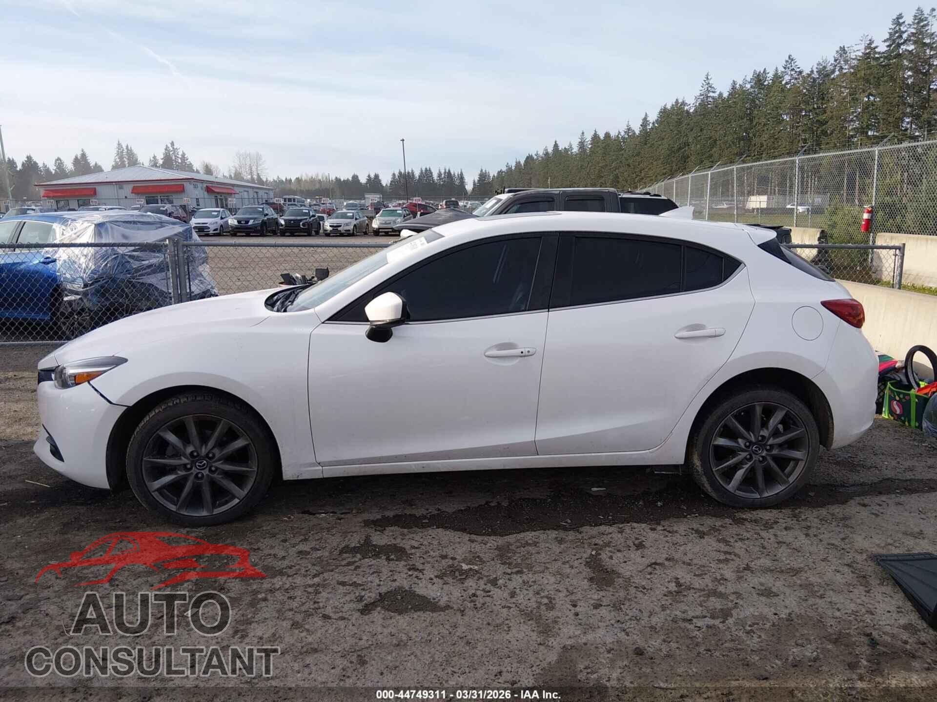 MAZDA MAZDA3 2018 - 3MZBN1M34JM208060