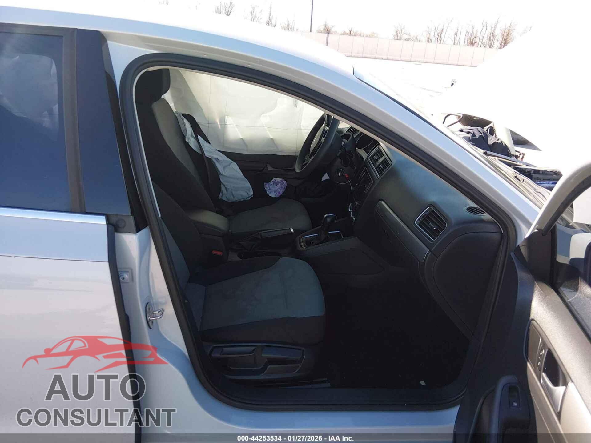 VOLKSWAGEN JETTA 2017 - 3VW2B7AJ2HM349265