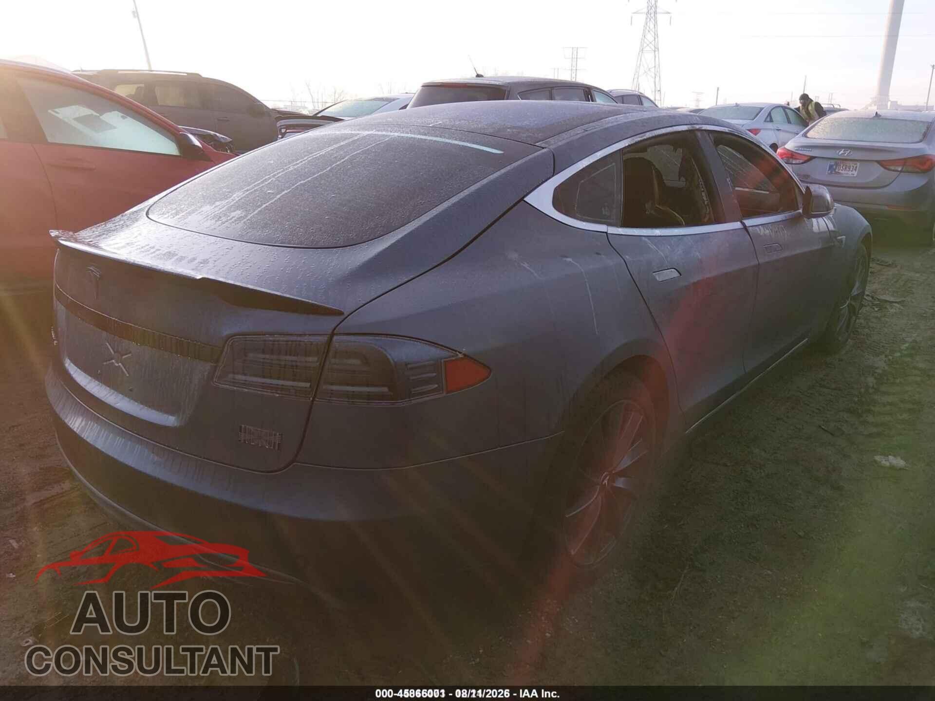 TESLA MODEL S 2013 - 5YJSA1CG5DFP13844